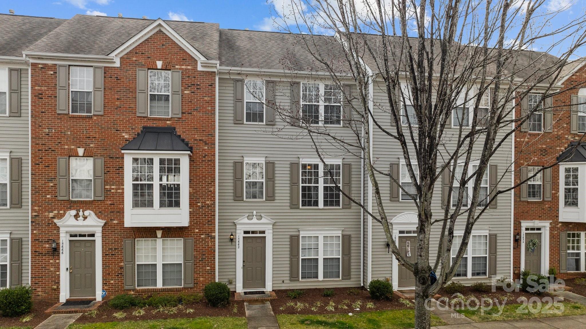 15662 King Louis Court Property Photo