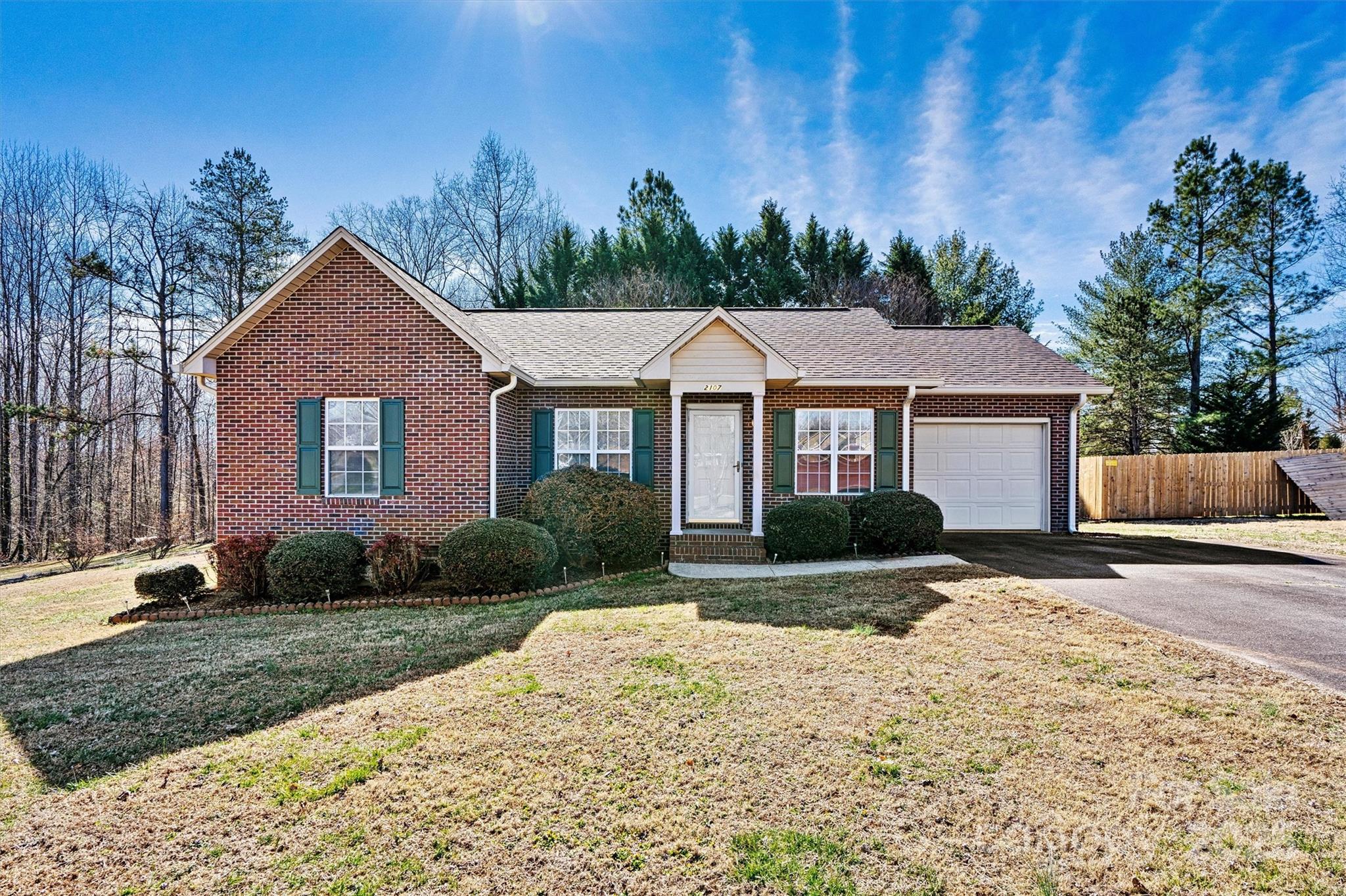 2107 Summerfield Circle Property Photo