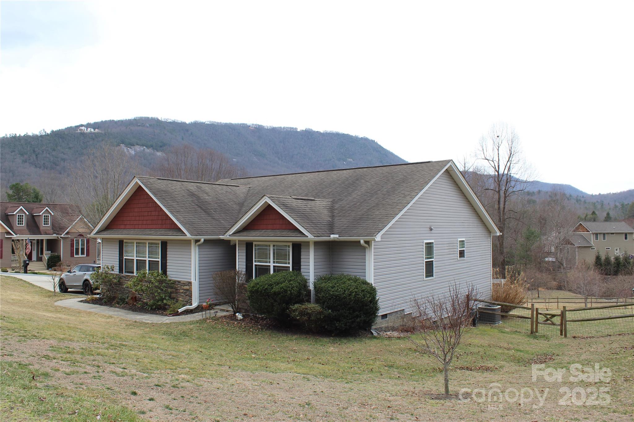 105 Pondside Court Property Photo