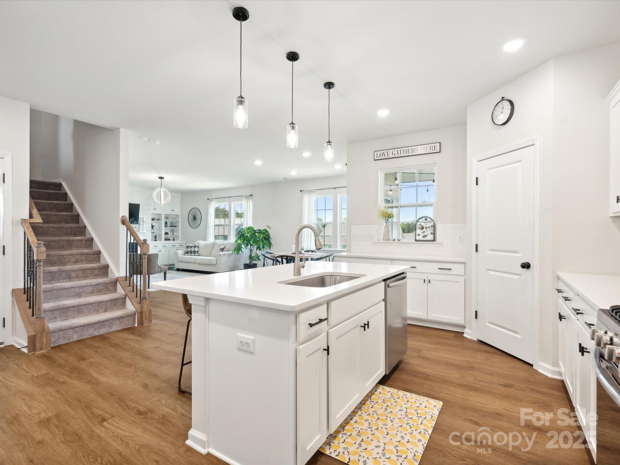 1017 Cheviot Court Property Photo 8