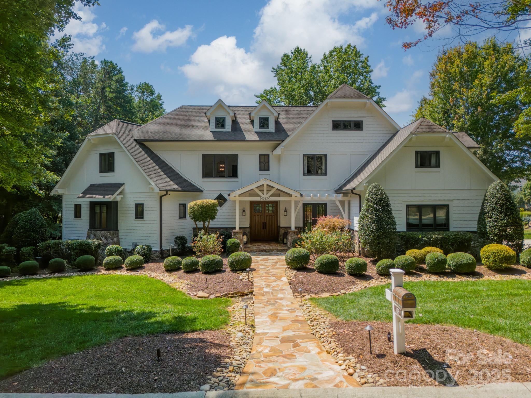 129 Tuckernuck Drive Property Photo