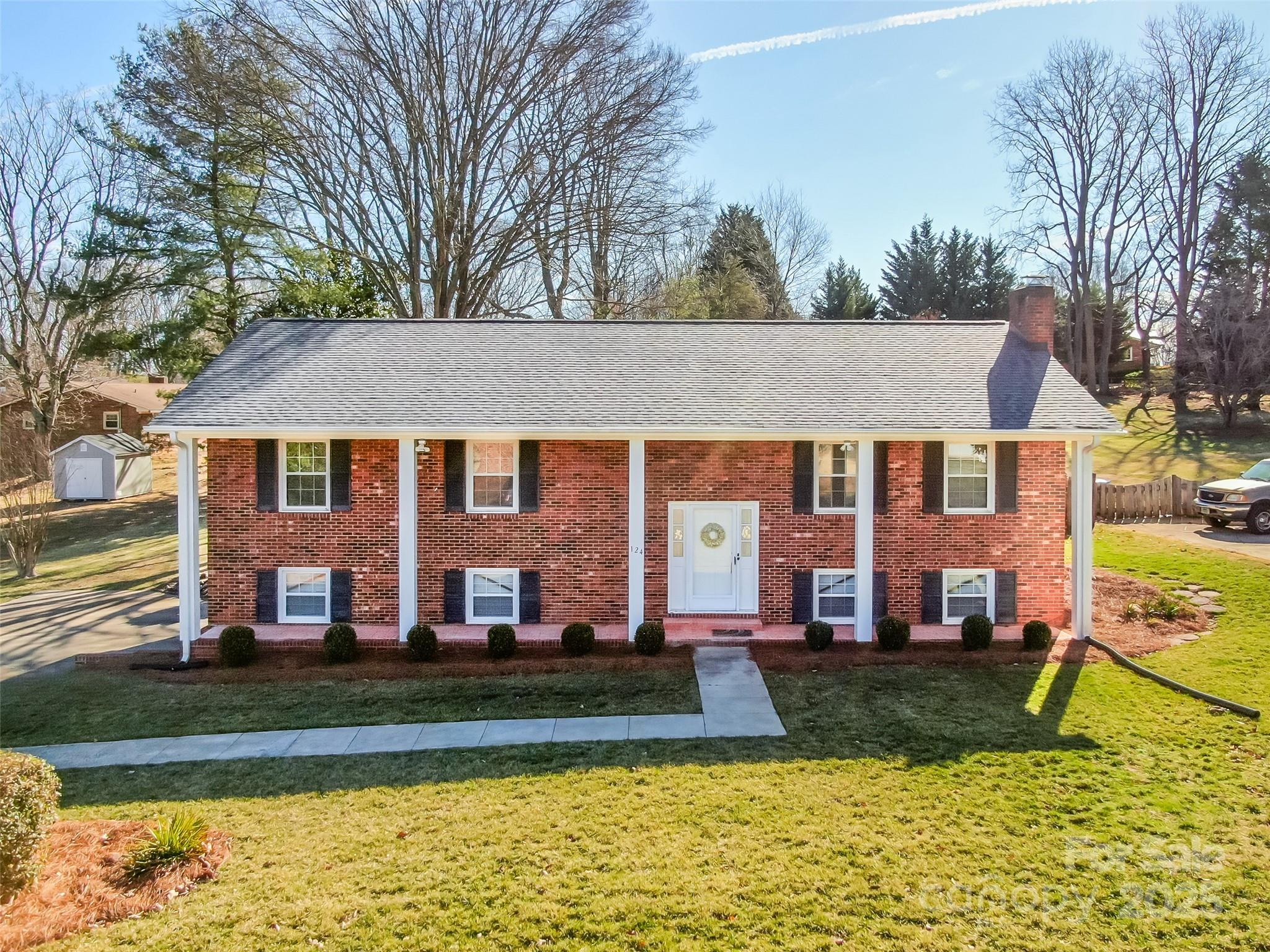 124 Kingston Avenue Property Photo