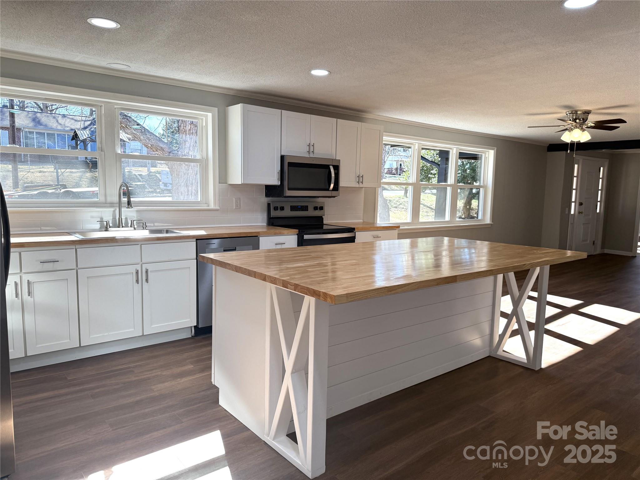 140 Power Street Property Photo 6