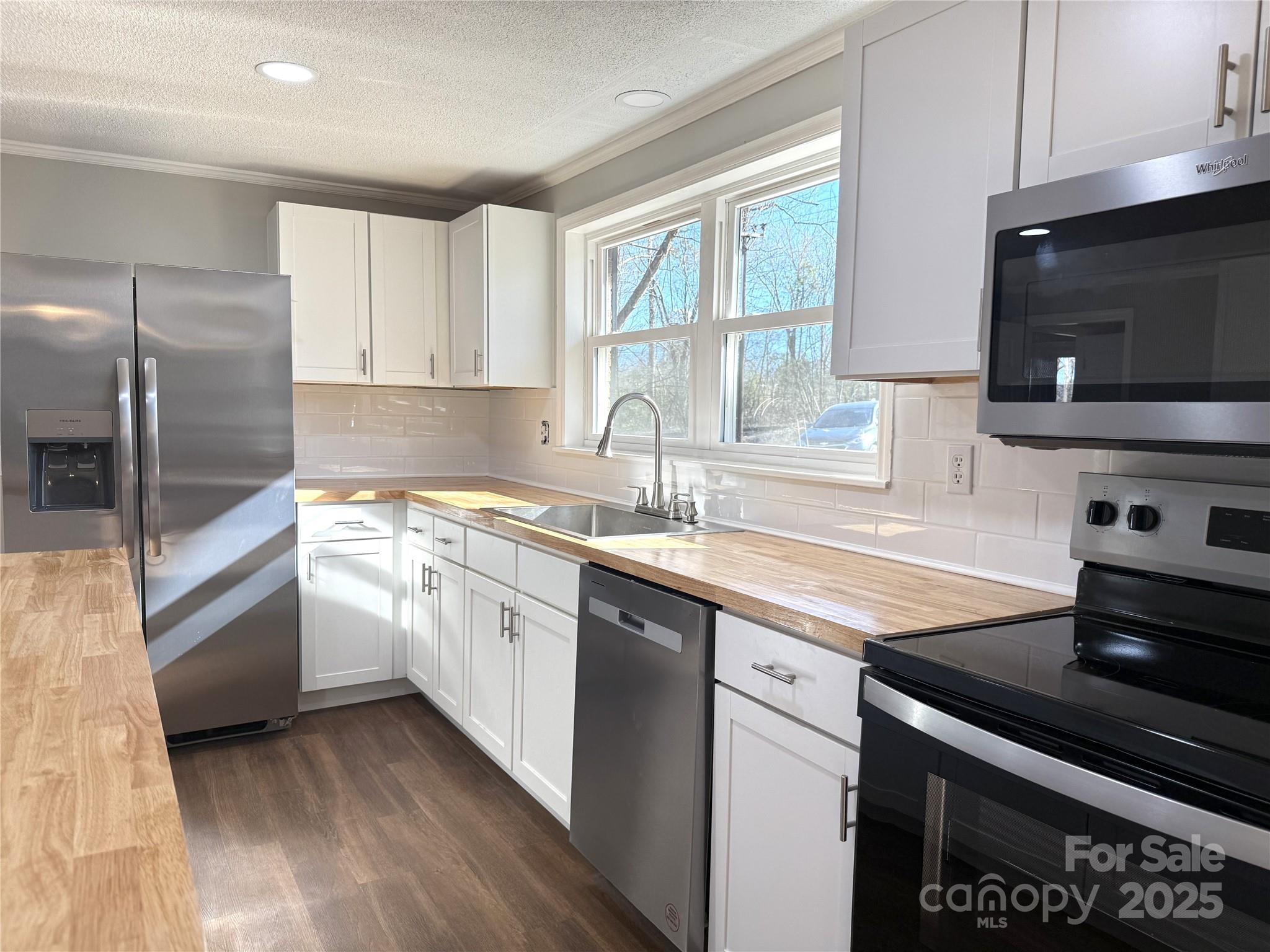140 Power Street Property Photo 7