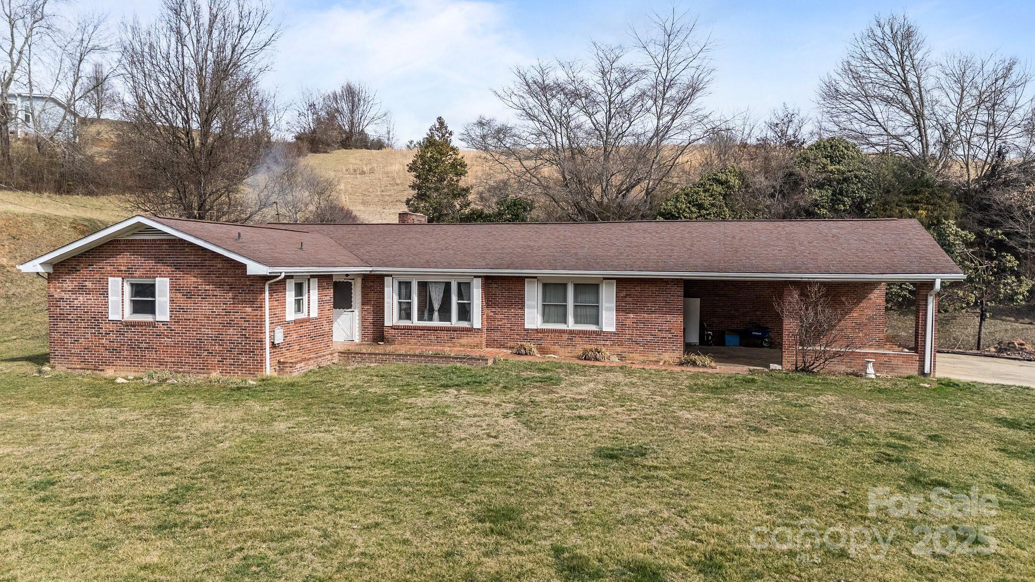 724 Iron Duff Road Property Photo 1