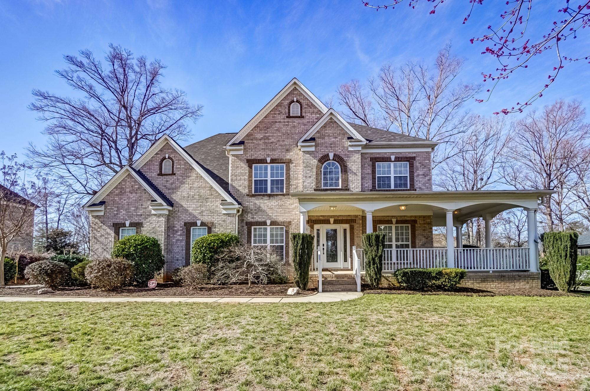 2689 Wingrave Street Property Photo