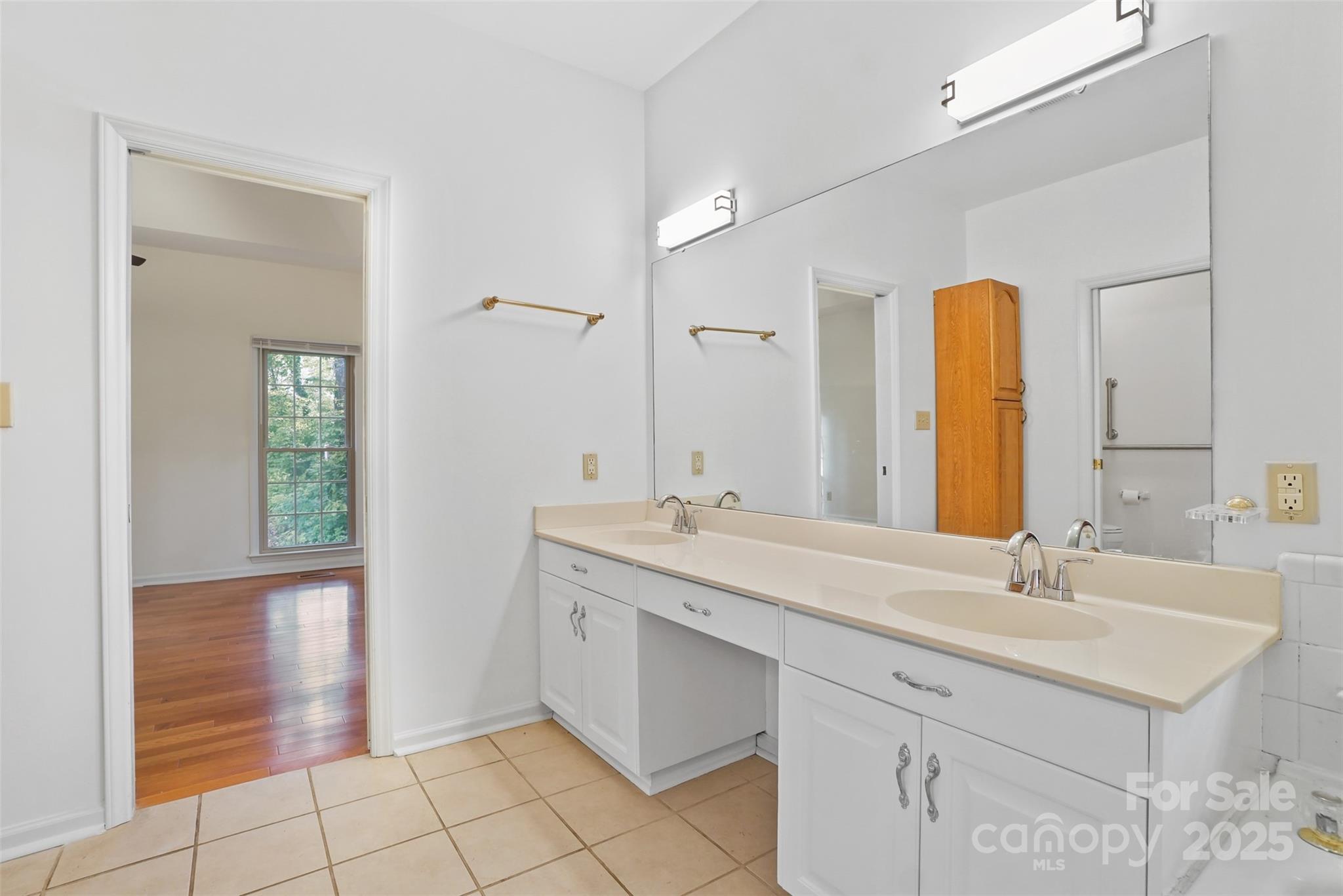 8731 Sheltonham Way Property Photo 24