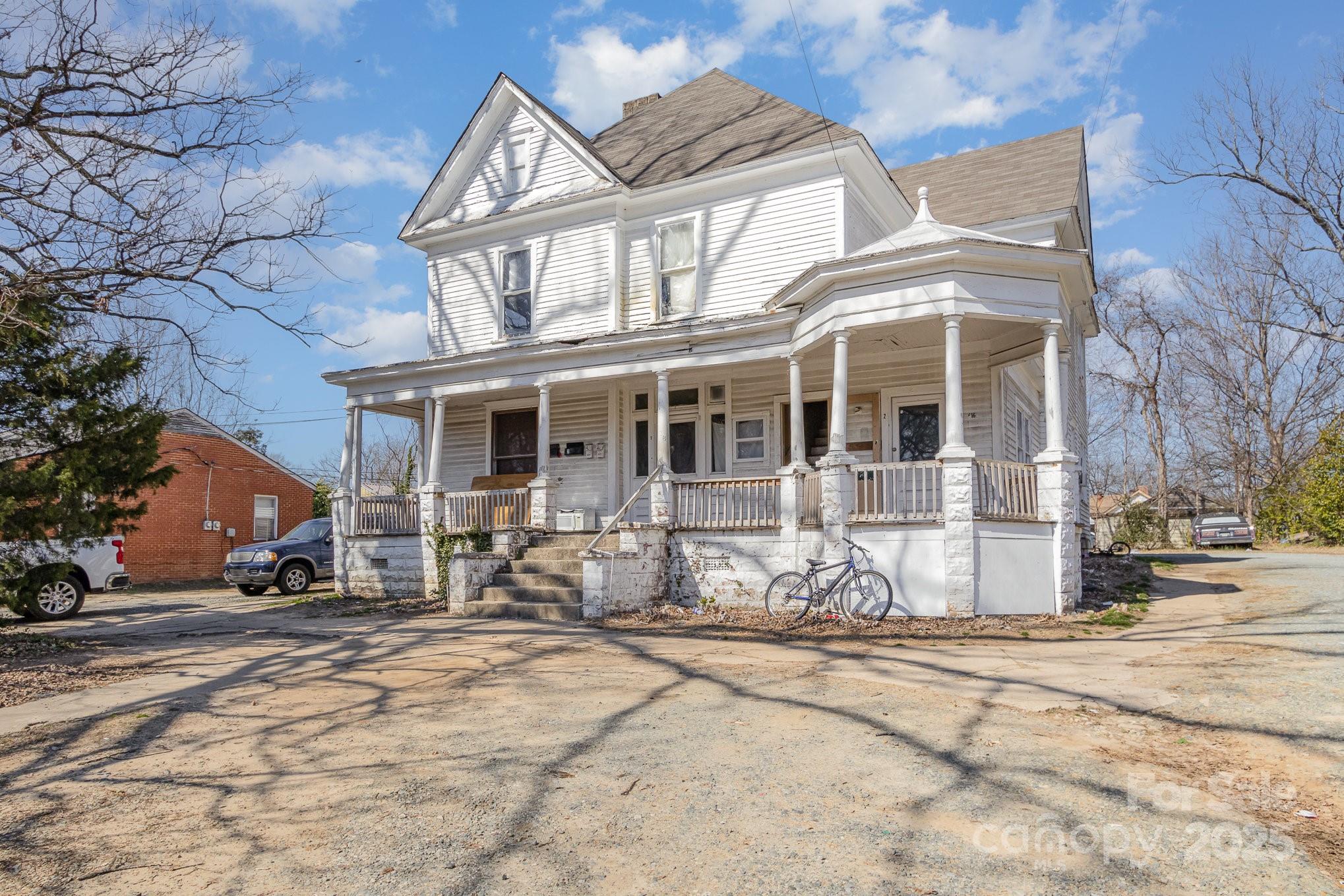 616 N Mebane Street Property Photo 3