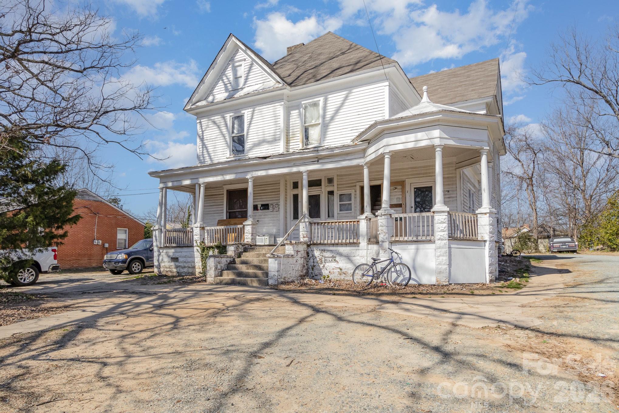 616 N Mebane Street Property Photo 3