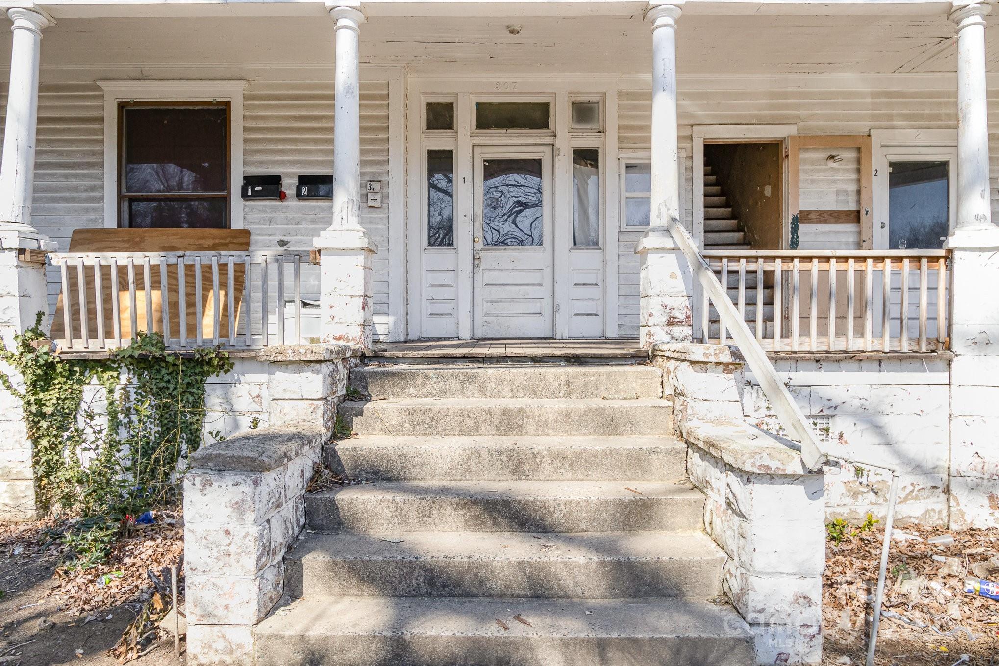 616 N Mebane Street Property Photo 4