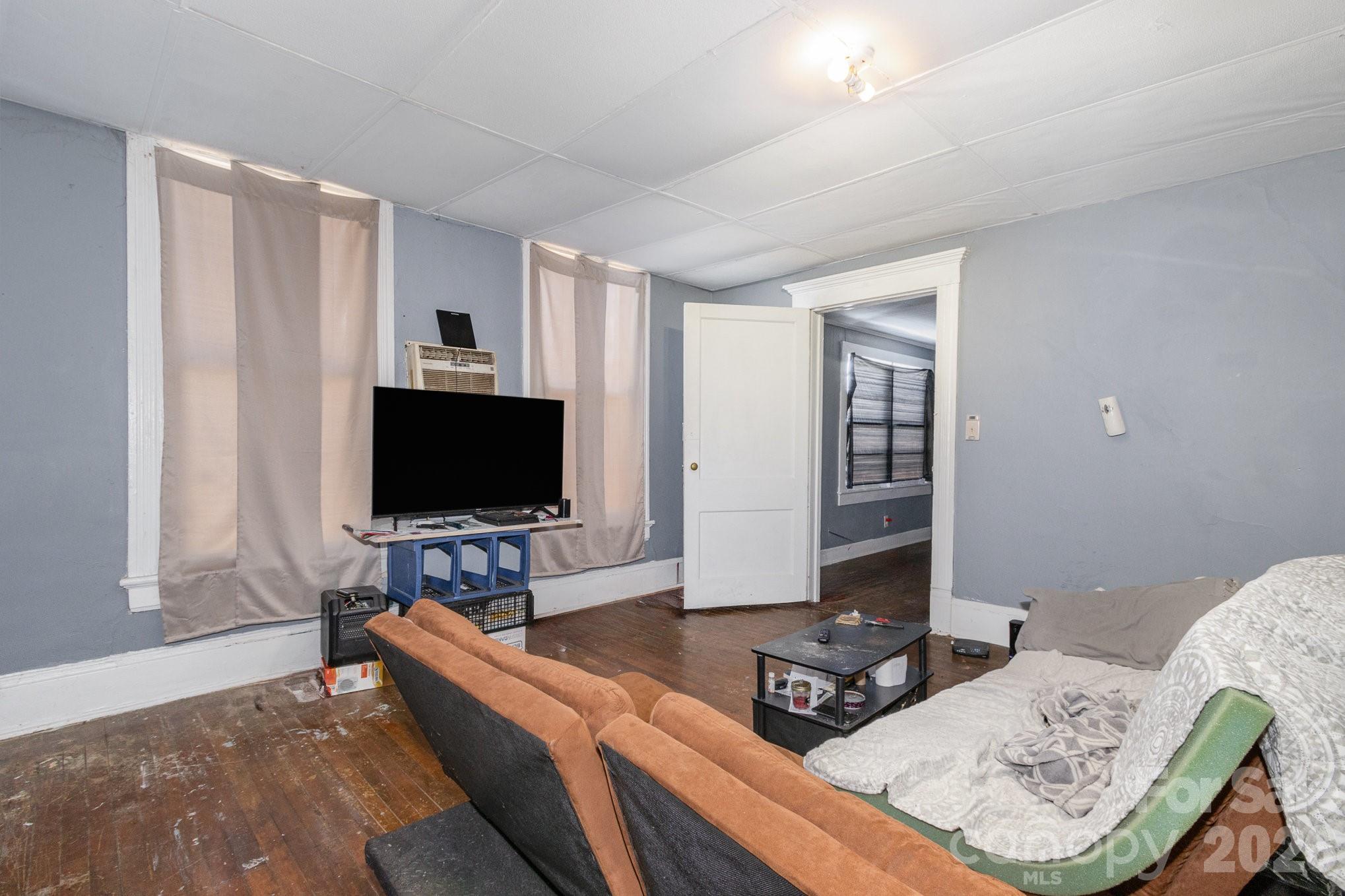 616 N Mebane Street Property Photo 7