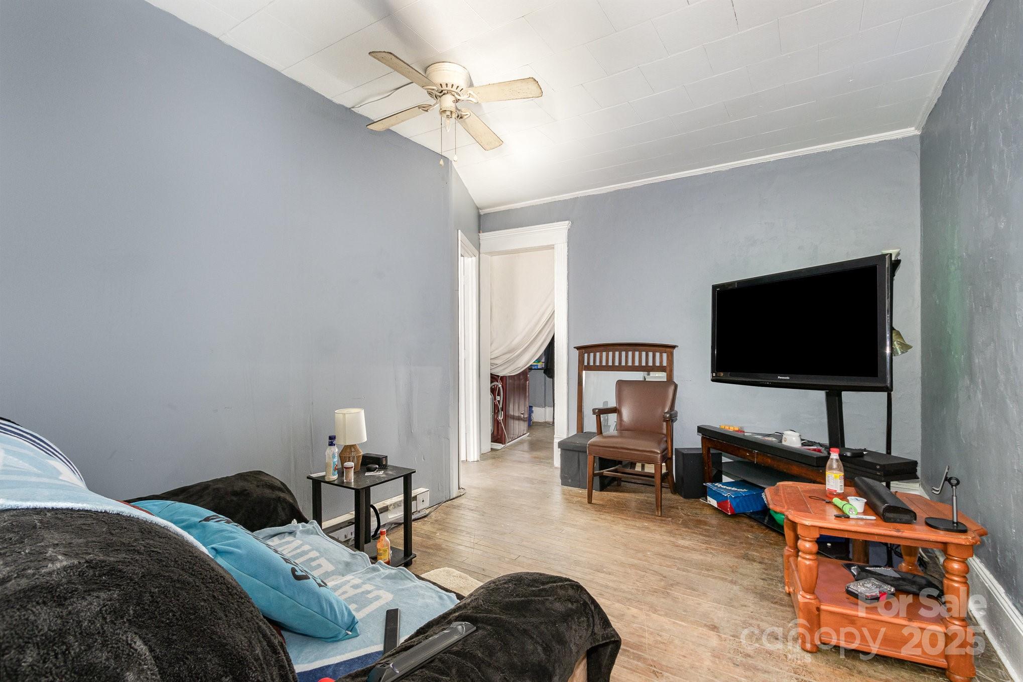 616 N Mebane Street Property Photo 10