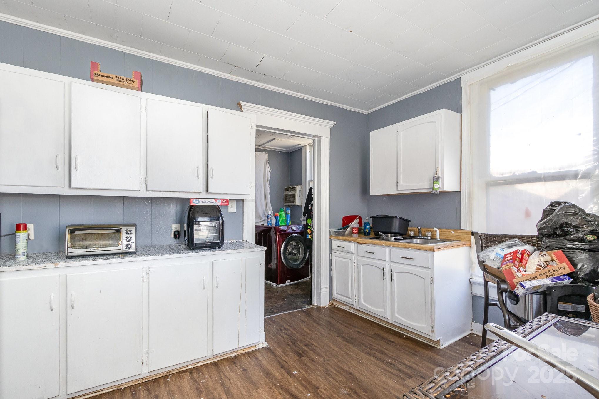 616 N Mebane Street Property Photo 13