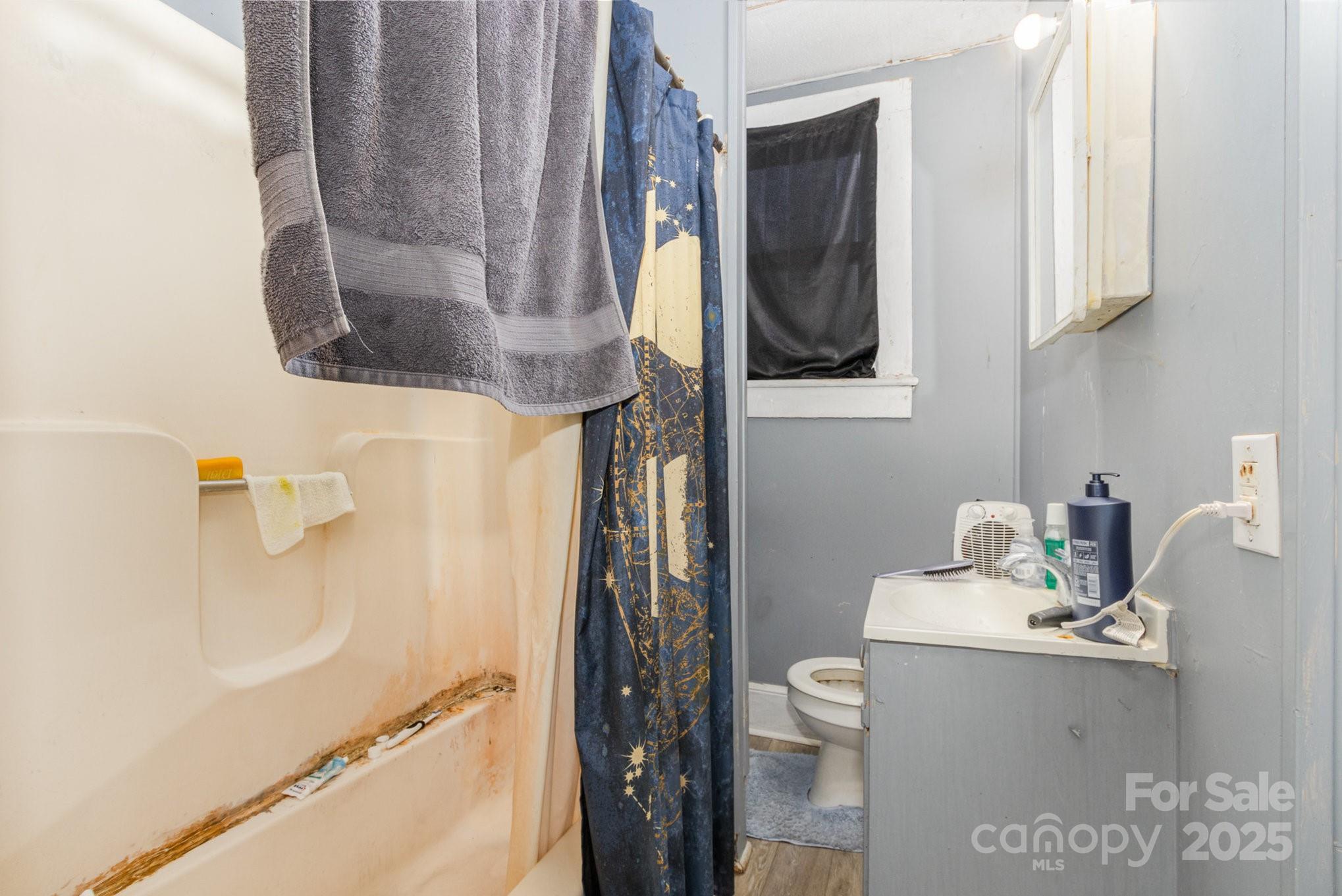 616 N Mebane Street Property Photo 35