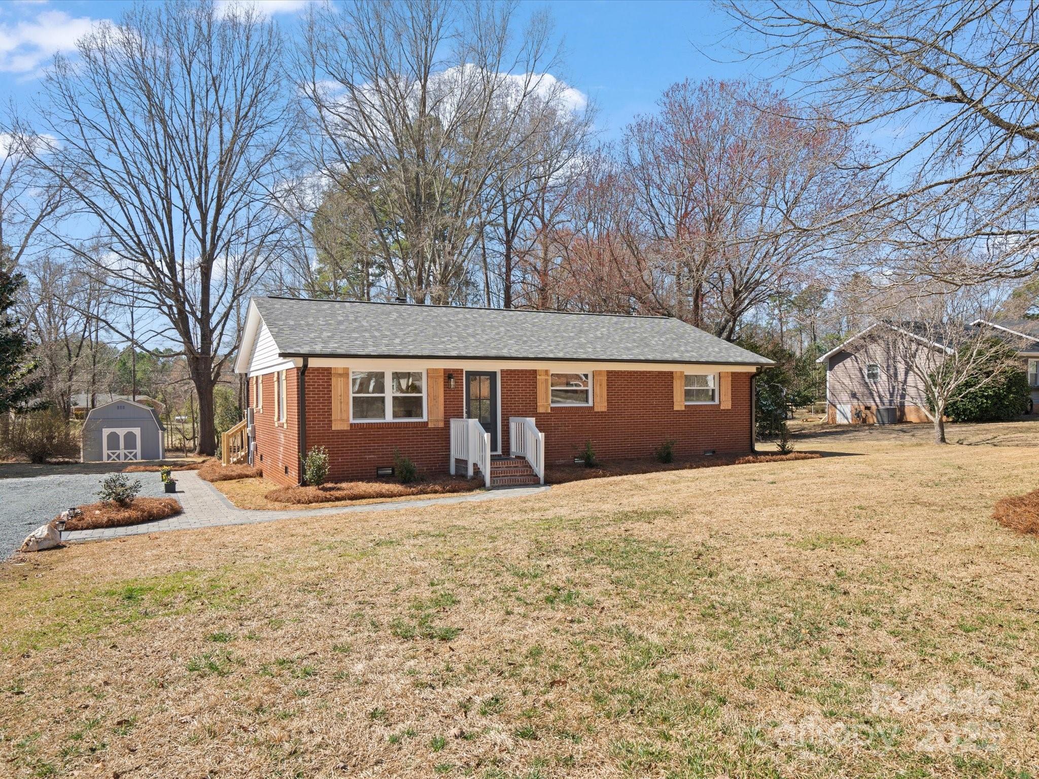 10720 Forest Drive Property Photo
