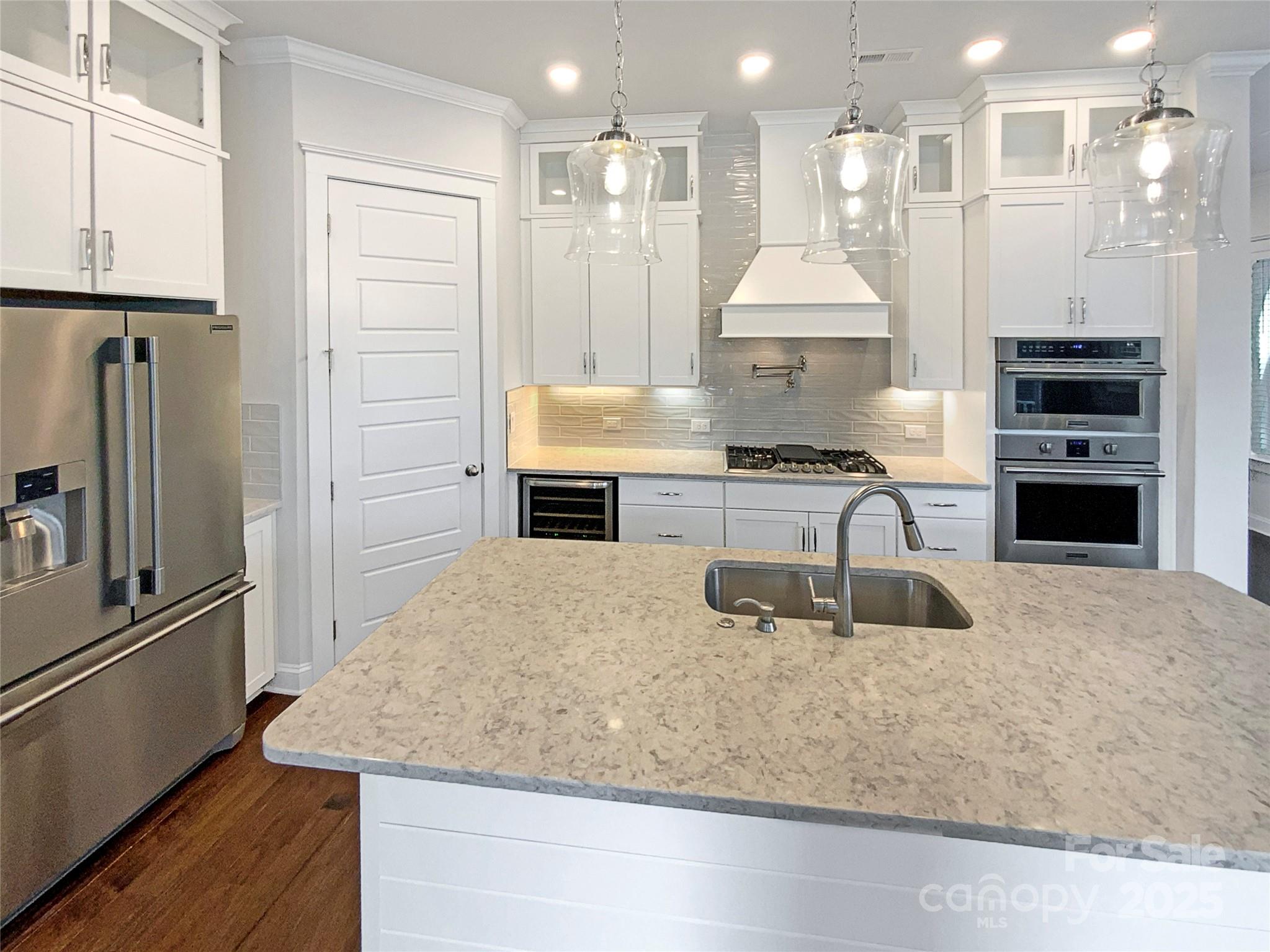 11005 Cobb Creek Court Property Photo 5