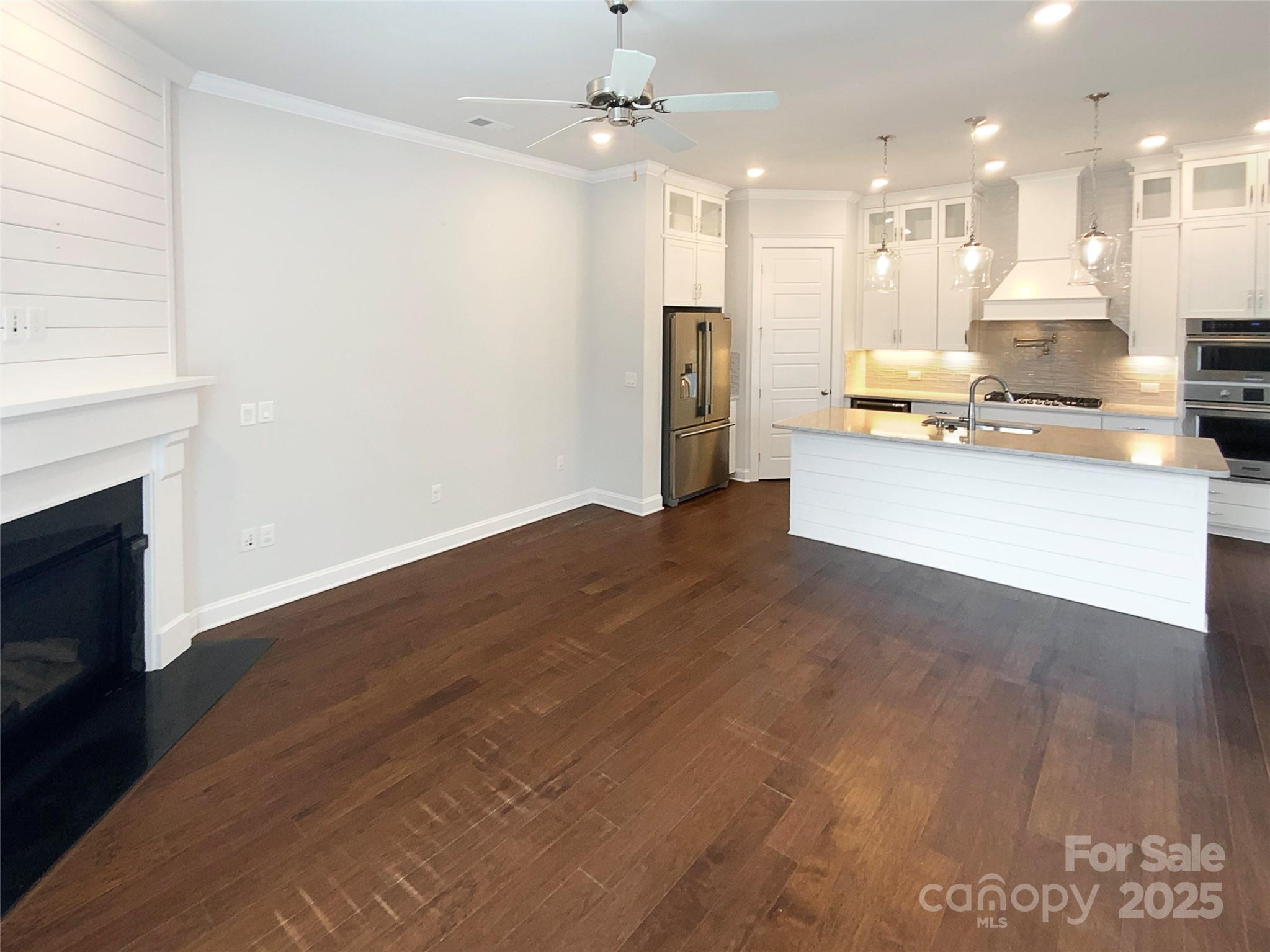 11005 Cobb Creek Court Property Photo 7