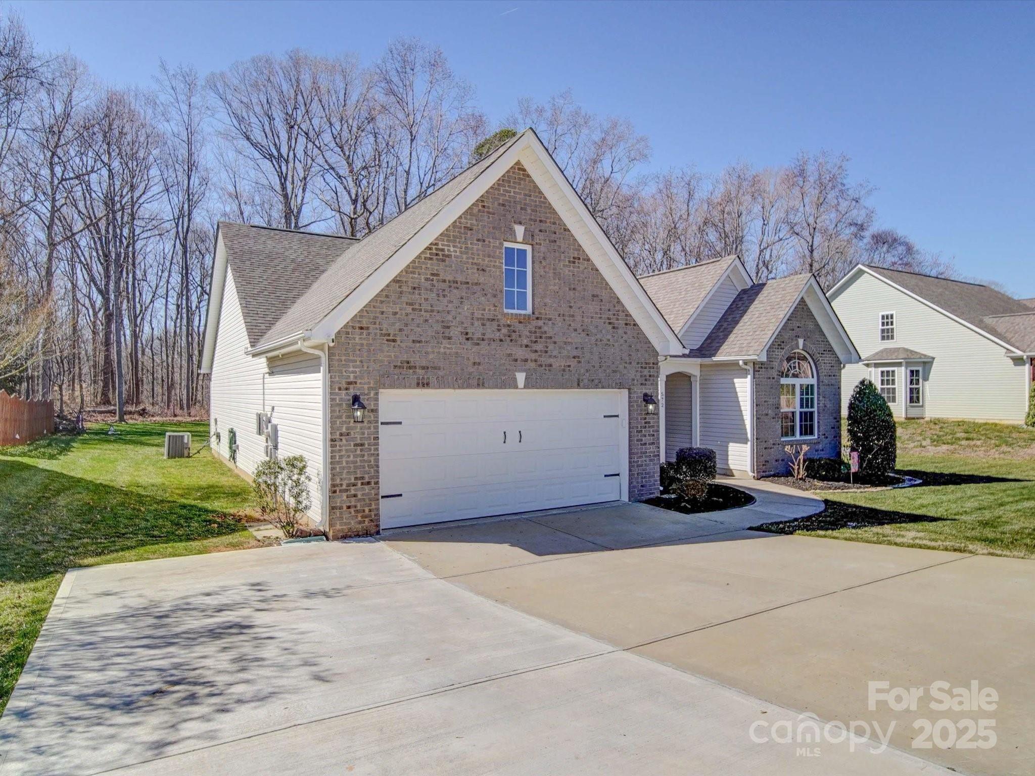 572 Church Street Property Photo 3