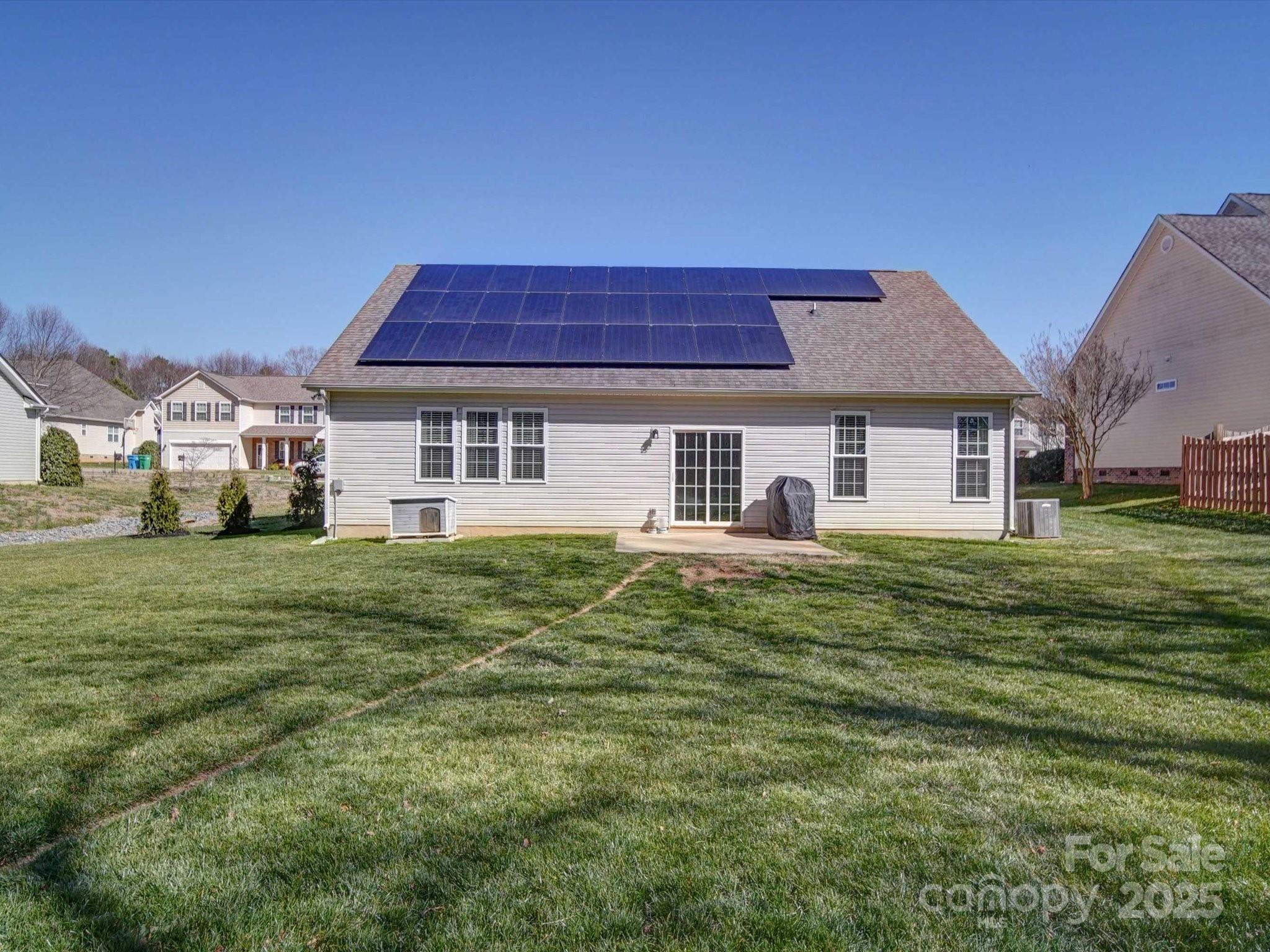 572 Church Street Property Photo 6