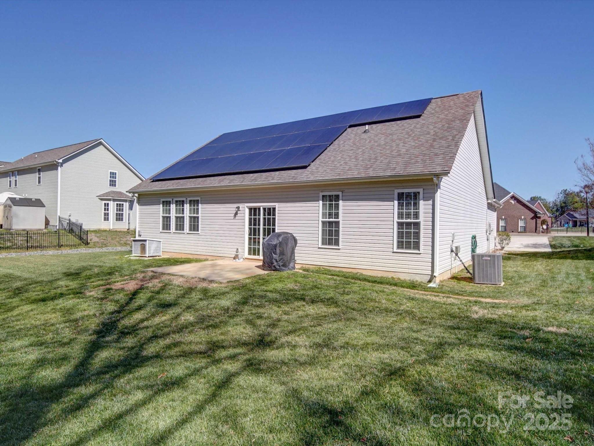572 Church Street Property Photo 7