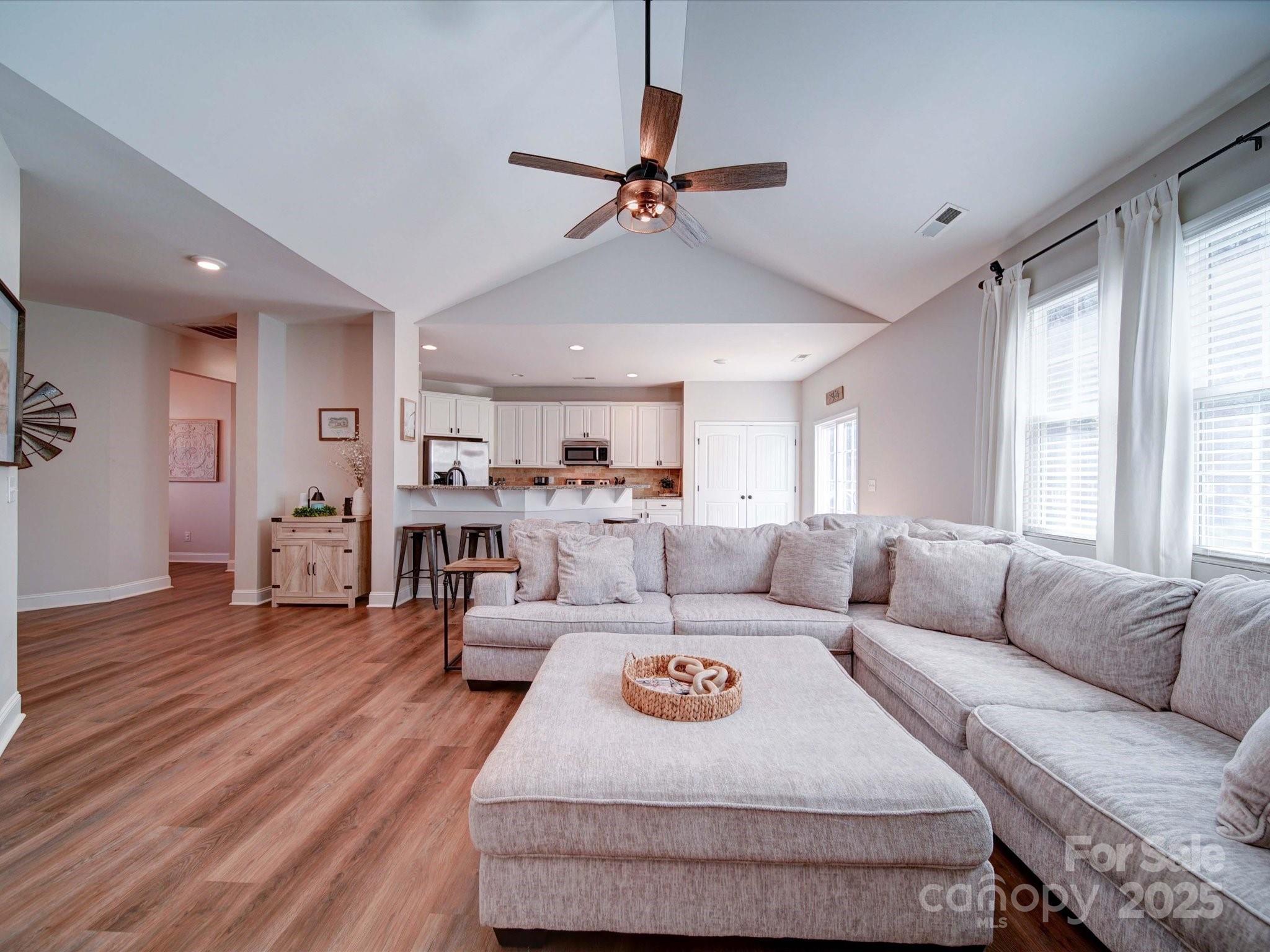 572 Church Street Property Photo 19