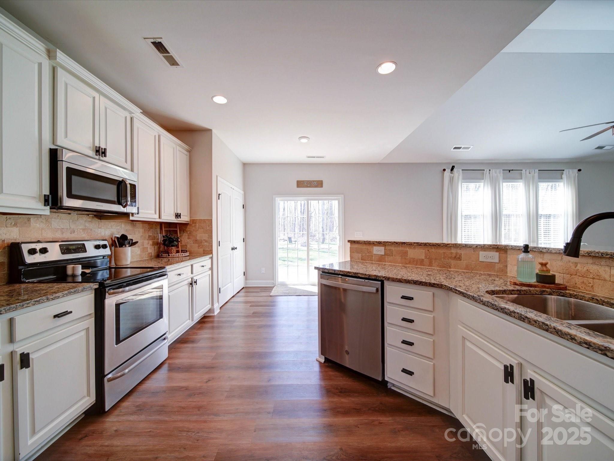 572 Church Street Property Photo 24