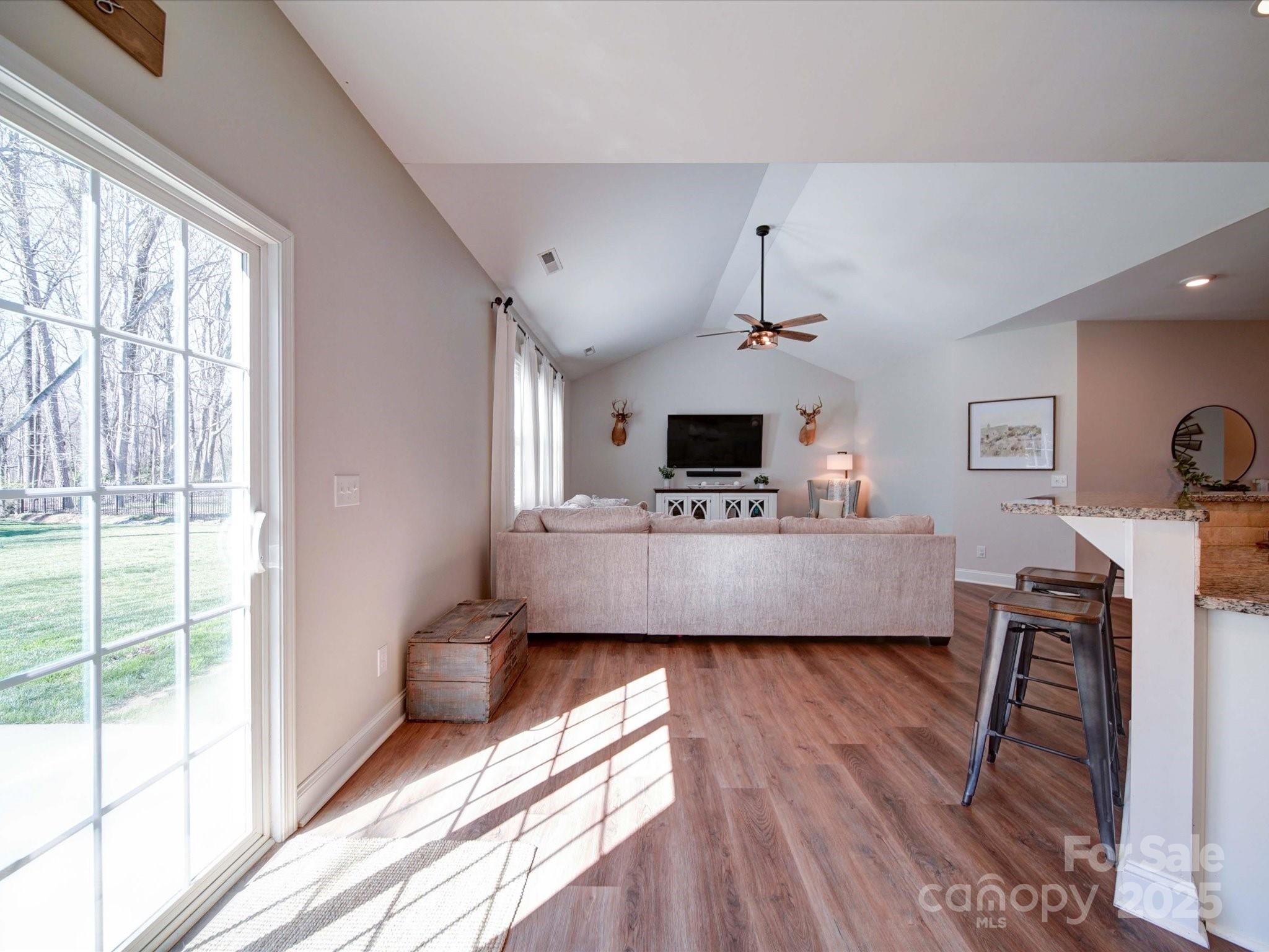 572 Church Street Property Photo 25