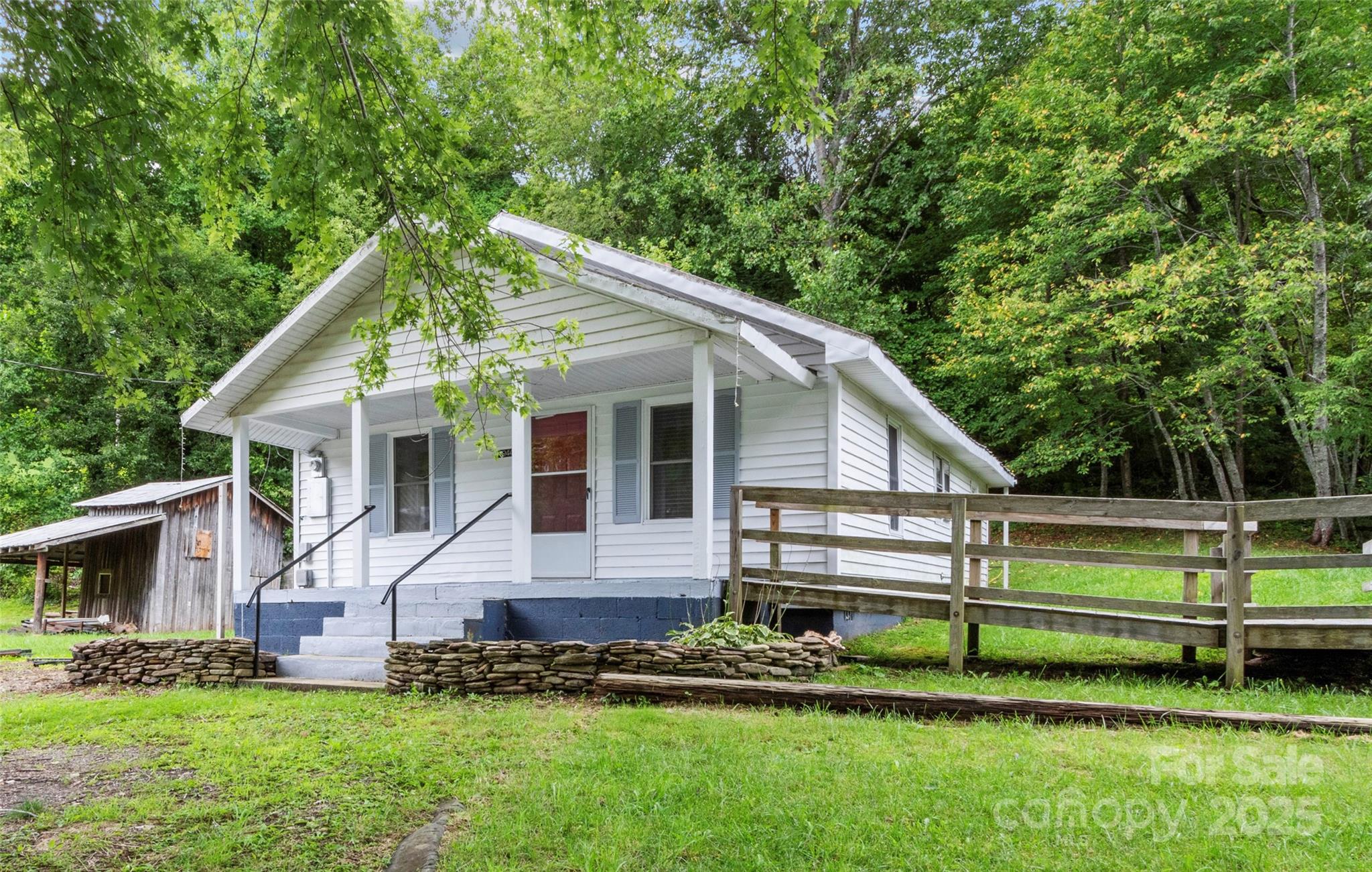 944 Georges Fork Road Property Photo 2