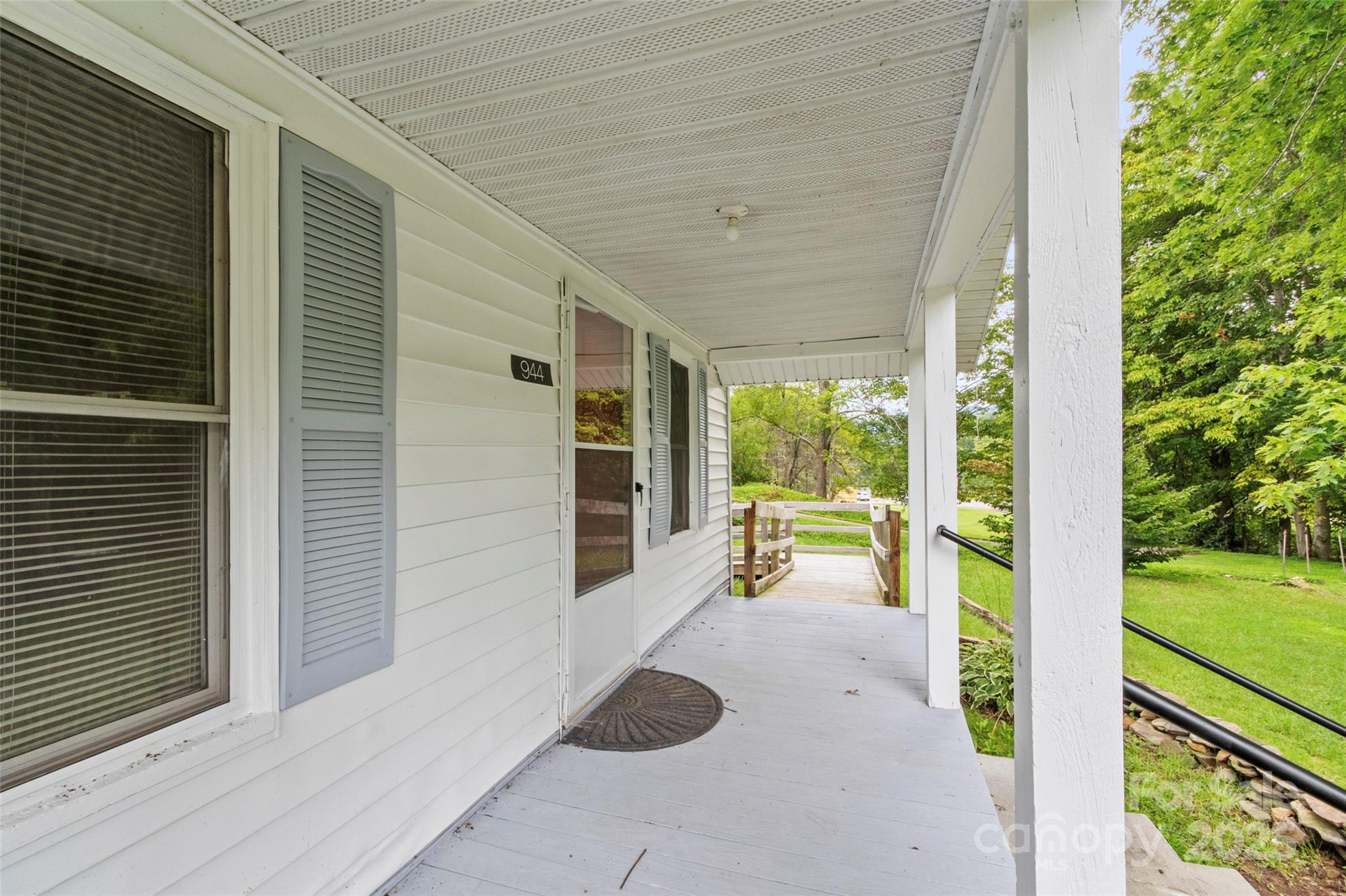 944 Georges Fork Road Property Photo 4