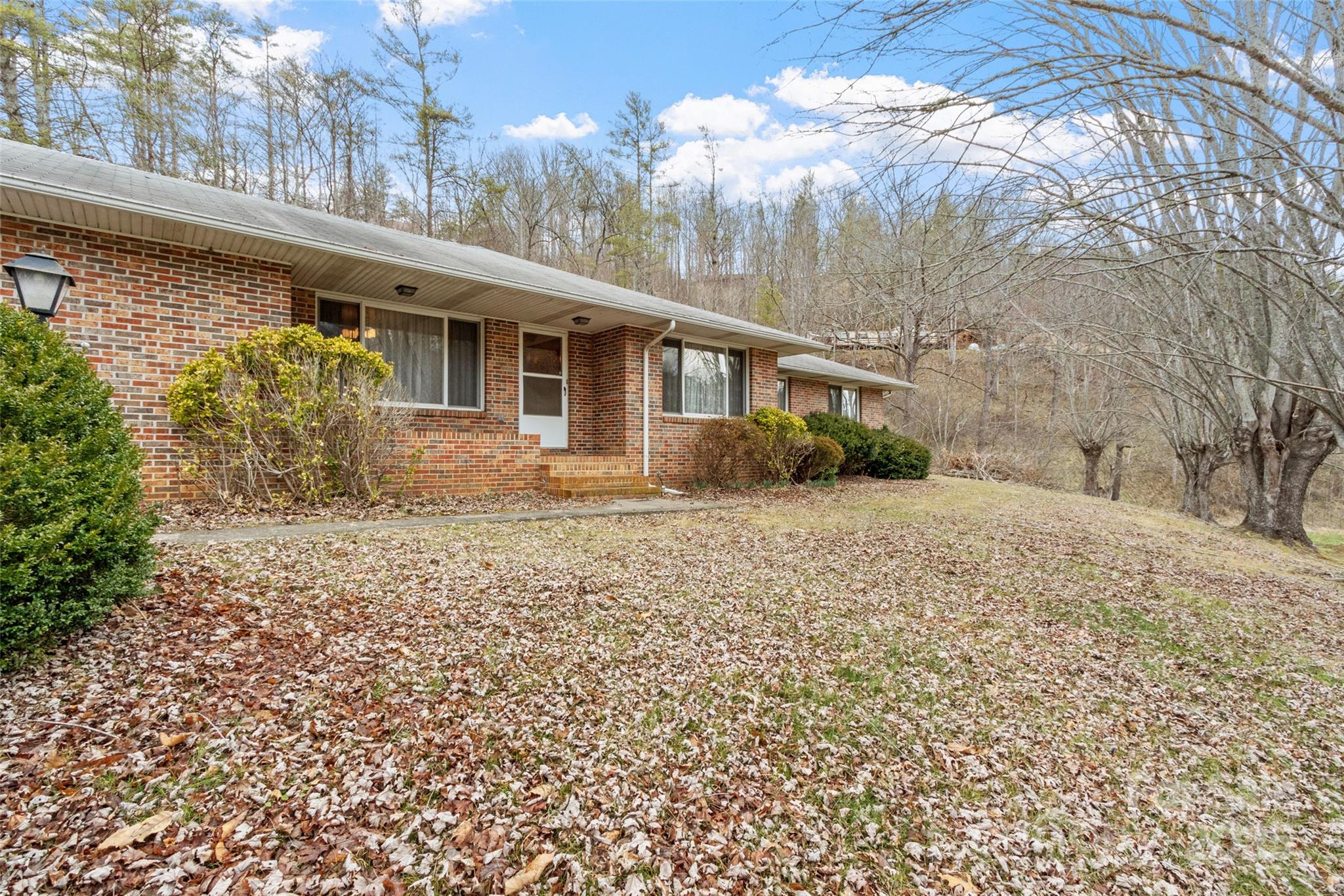 5871 Jacks Creek Road Property Photo