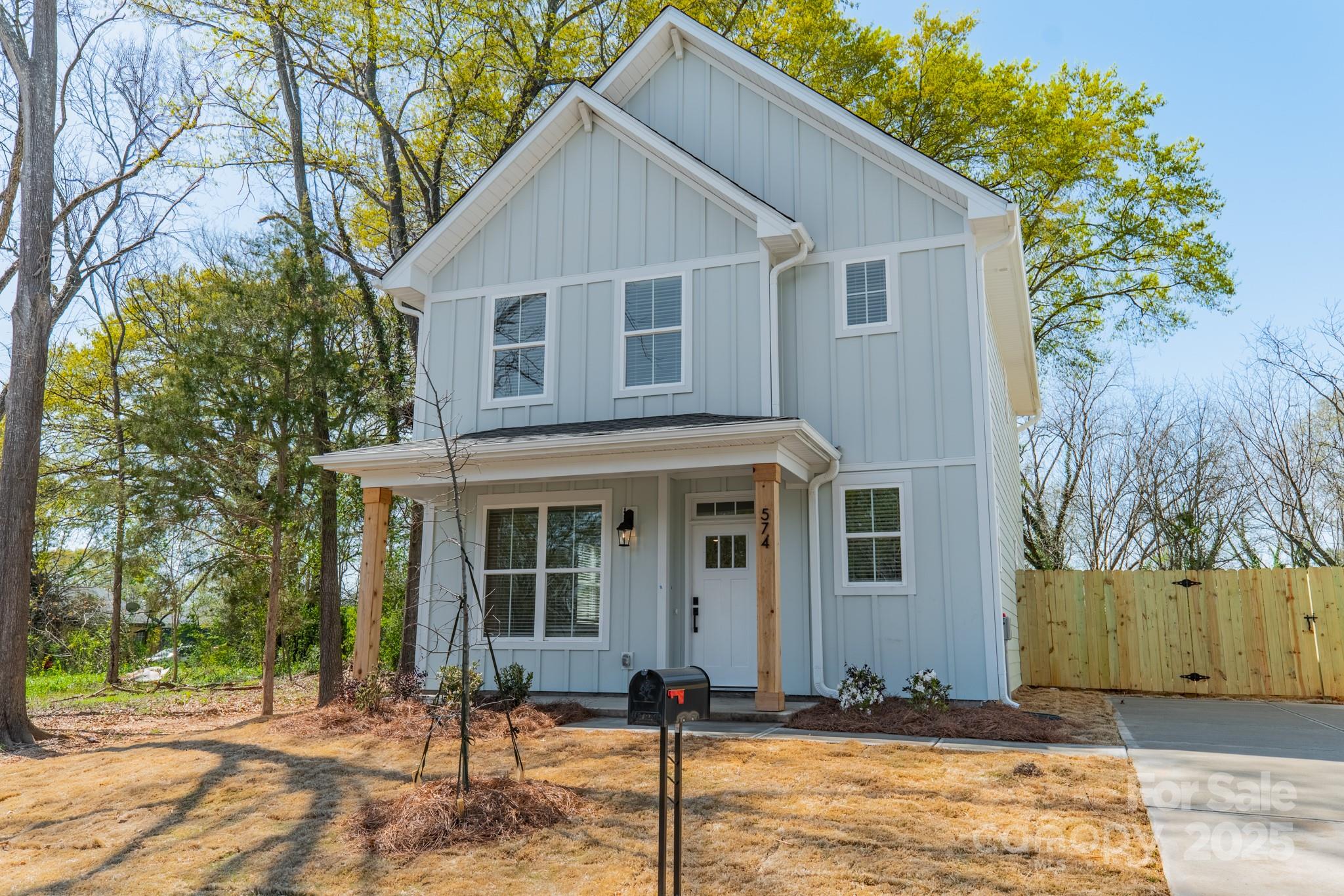 574 Reid Street Property Photo