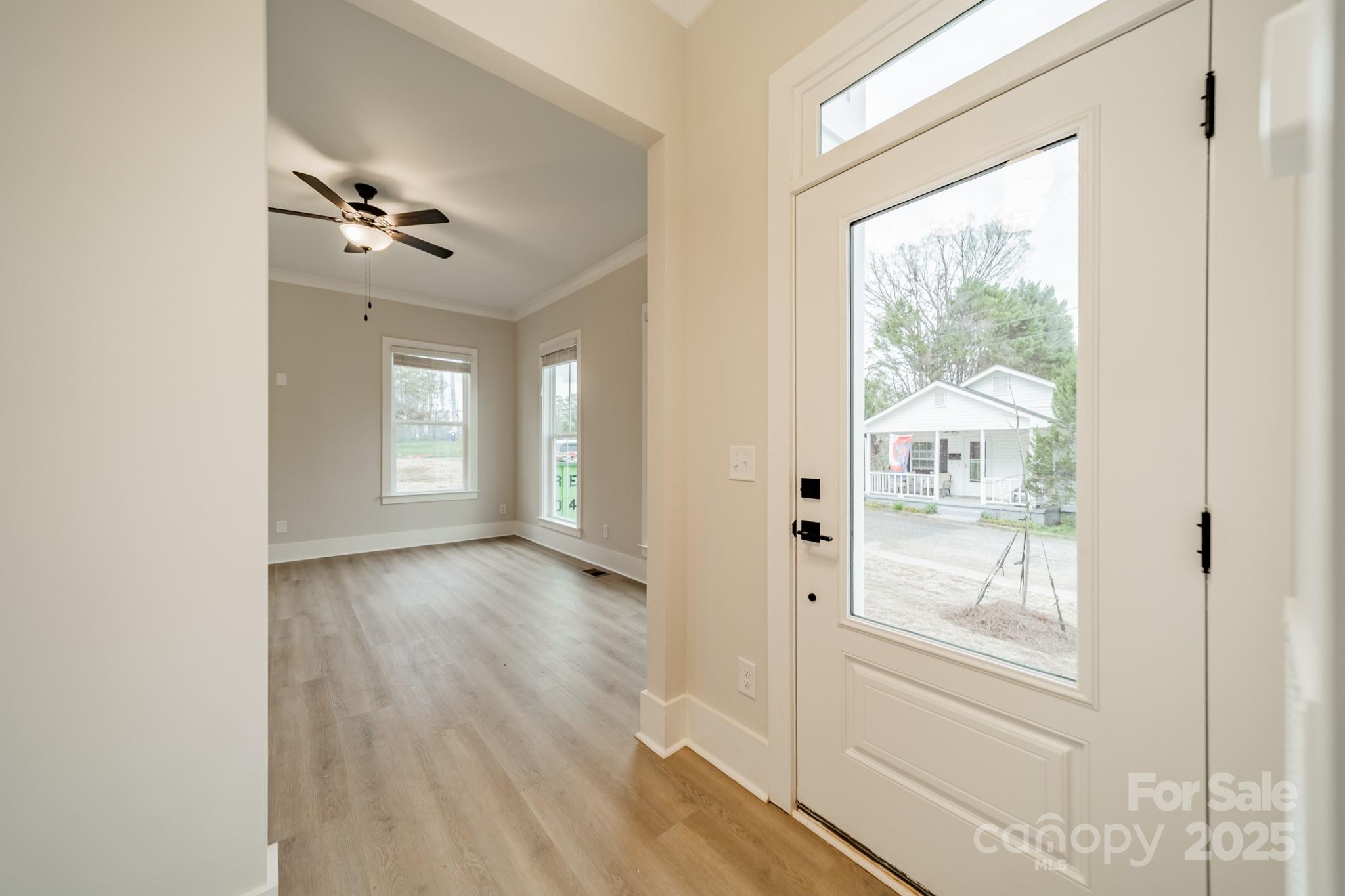 576 Reid Street Property Photo 4