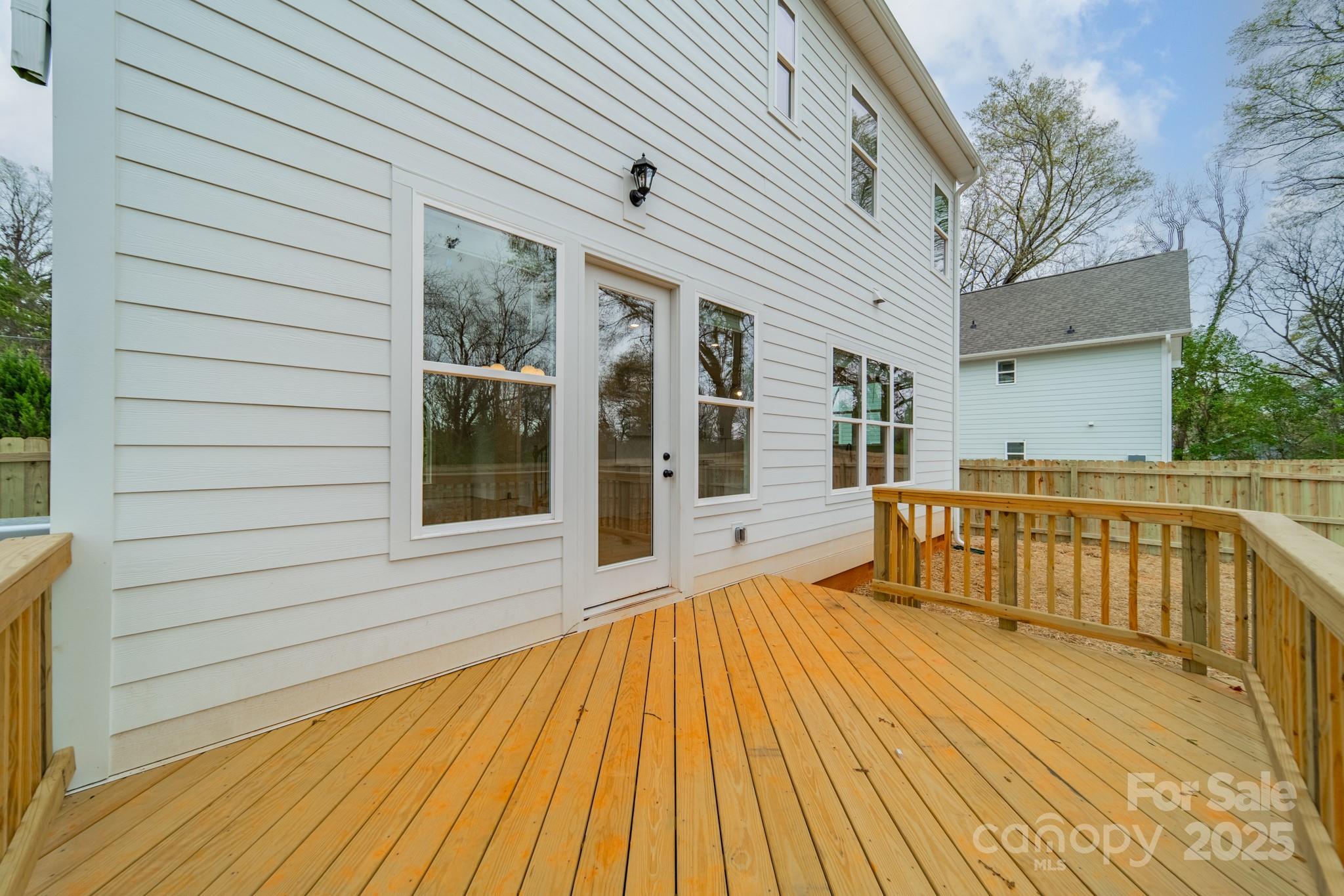 576 Reid Street Property Photo 34