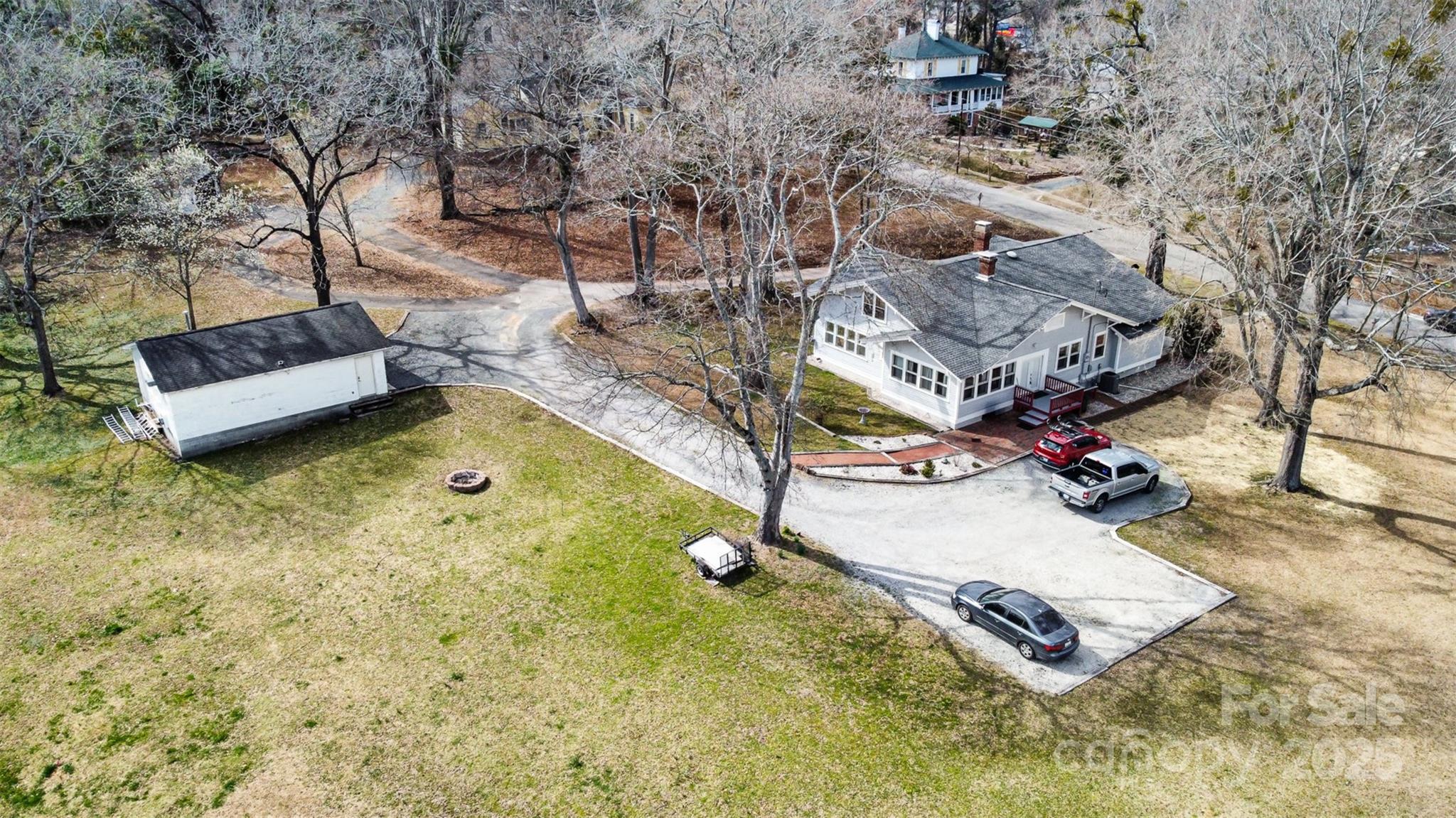 422 Lee Avenue Property Photo 2