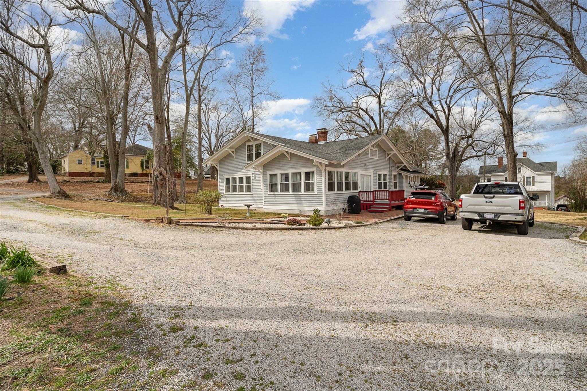 422 Lee Avenue Property Photo 4