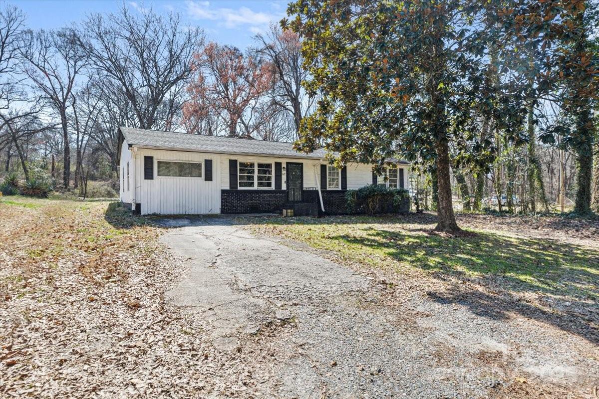629 Johns Lane Property Photo 1