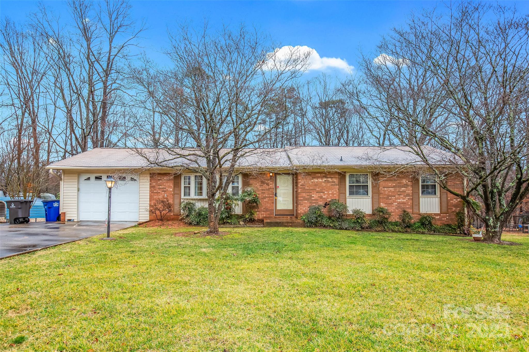 3575 Robindale Drive Property Photo