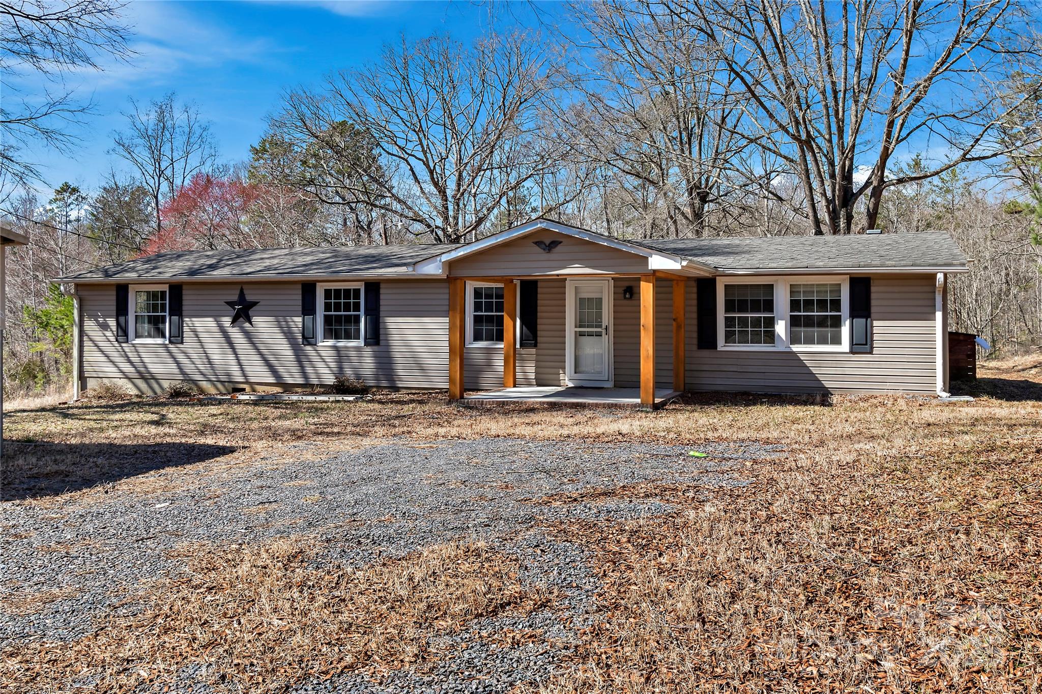 2729 Hampton Lane Property Photo 1