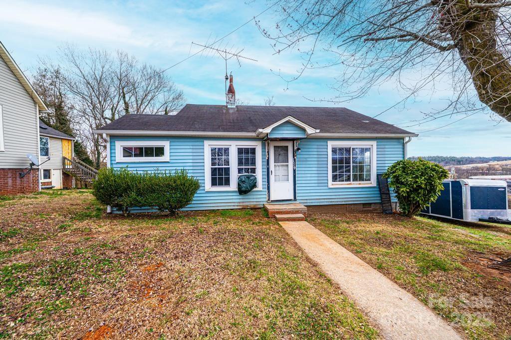 1519 Underdown Avenue Property Photo