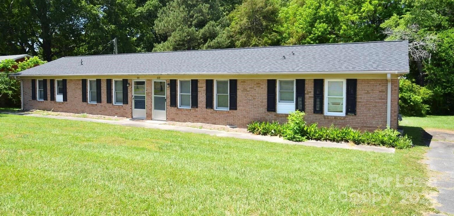 111 Pearl Circle Property Photo