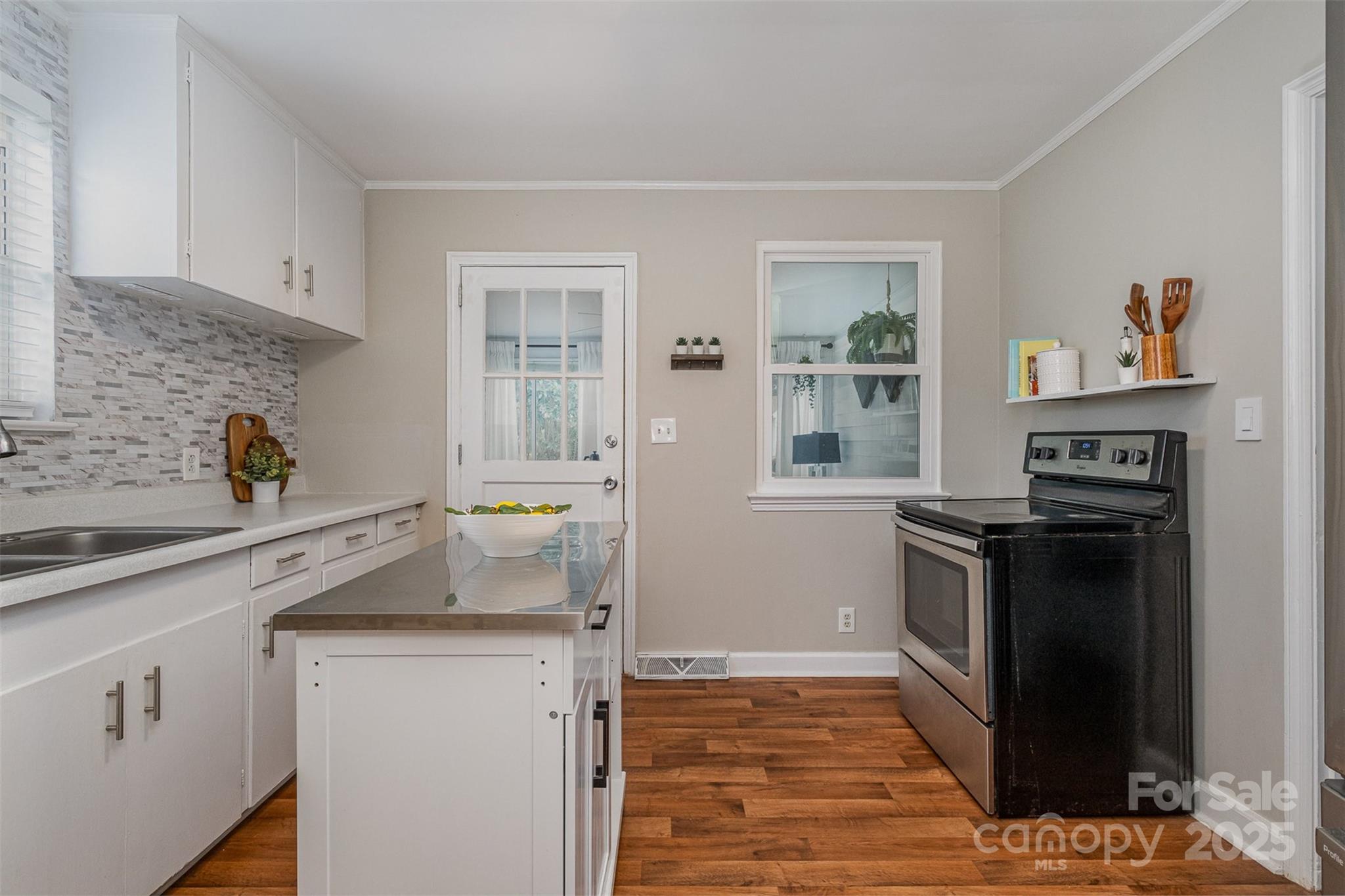 3231 Eastwood Drive Property Photo 7
