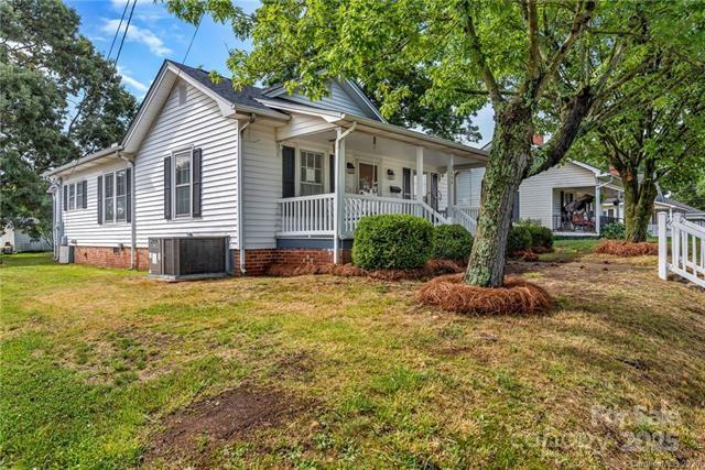 1006 N Ridge Avenue Property Photo
