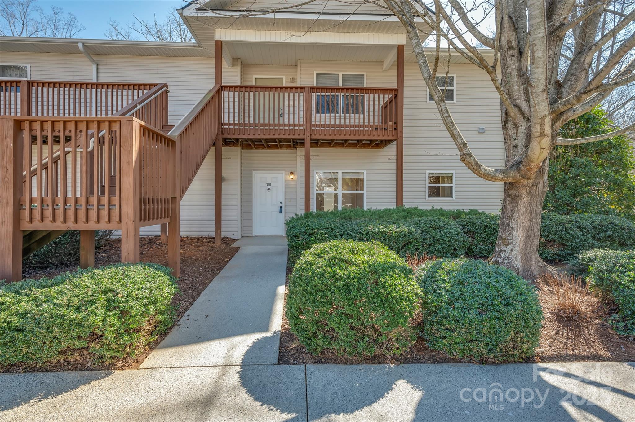 701 Olde Covington Way Property Photo