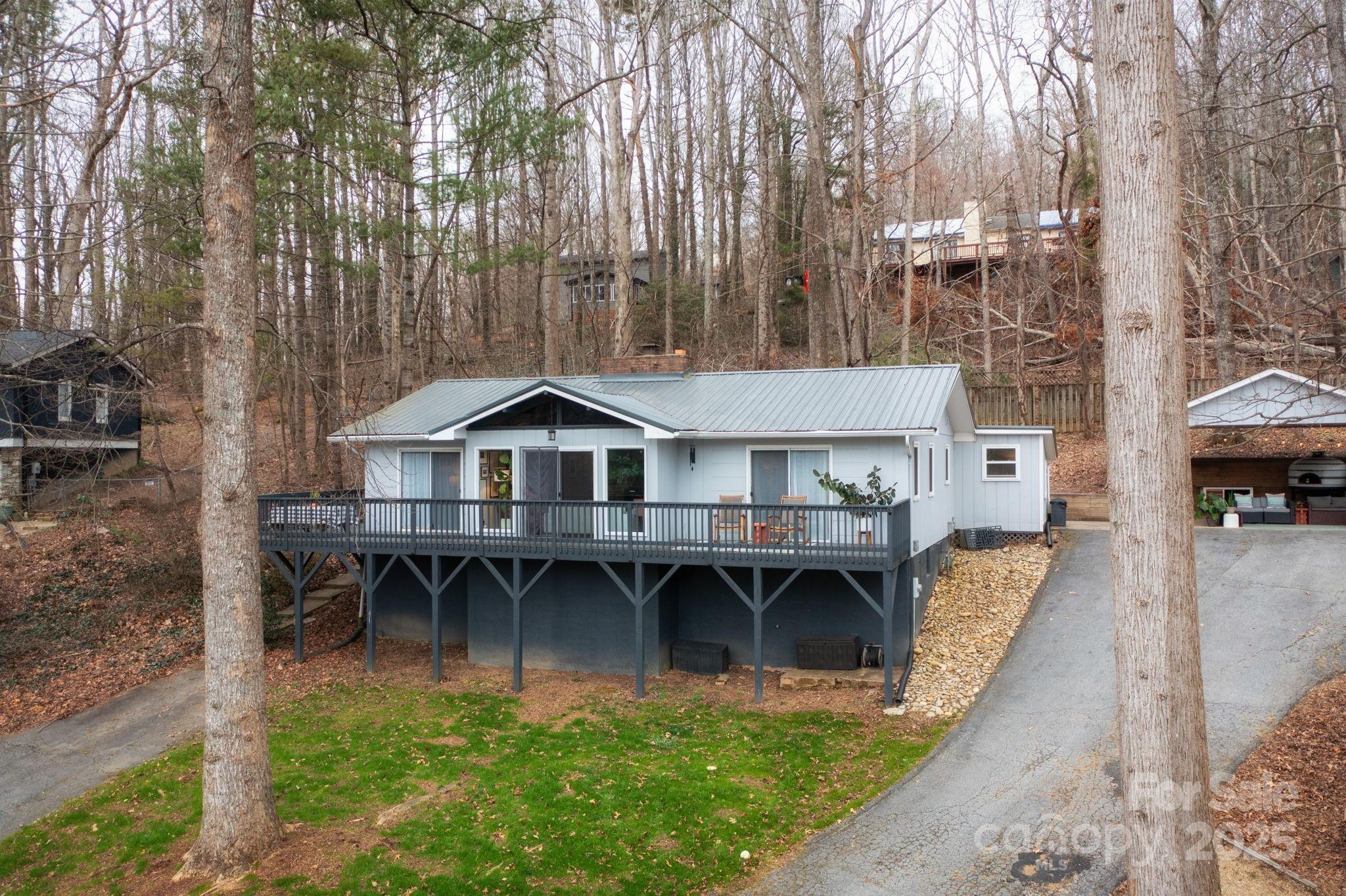 16 Mayfair Place Property Photo