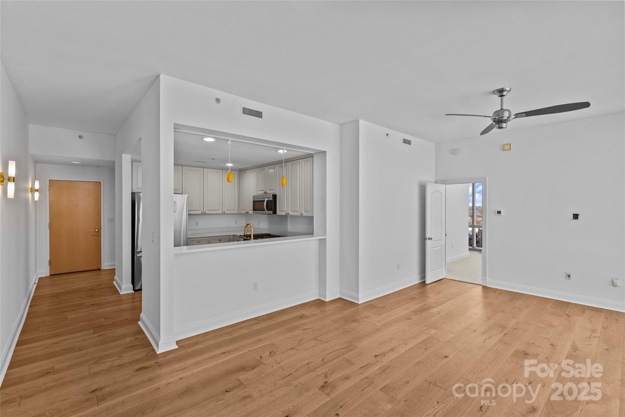 315 Arlington Avenue 1206 Property Photo 7