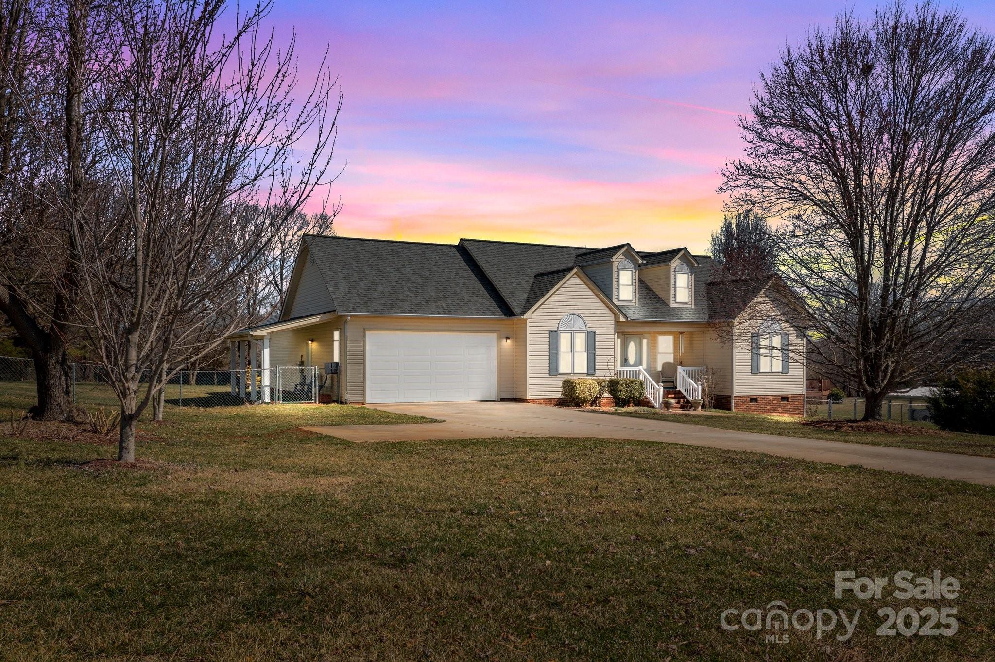 111 Lynnette Drive Property Photo