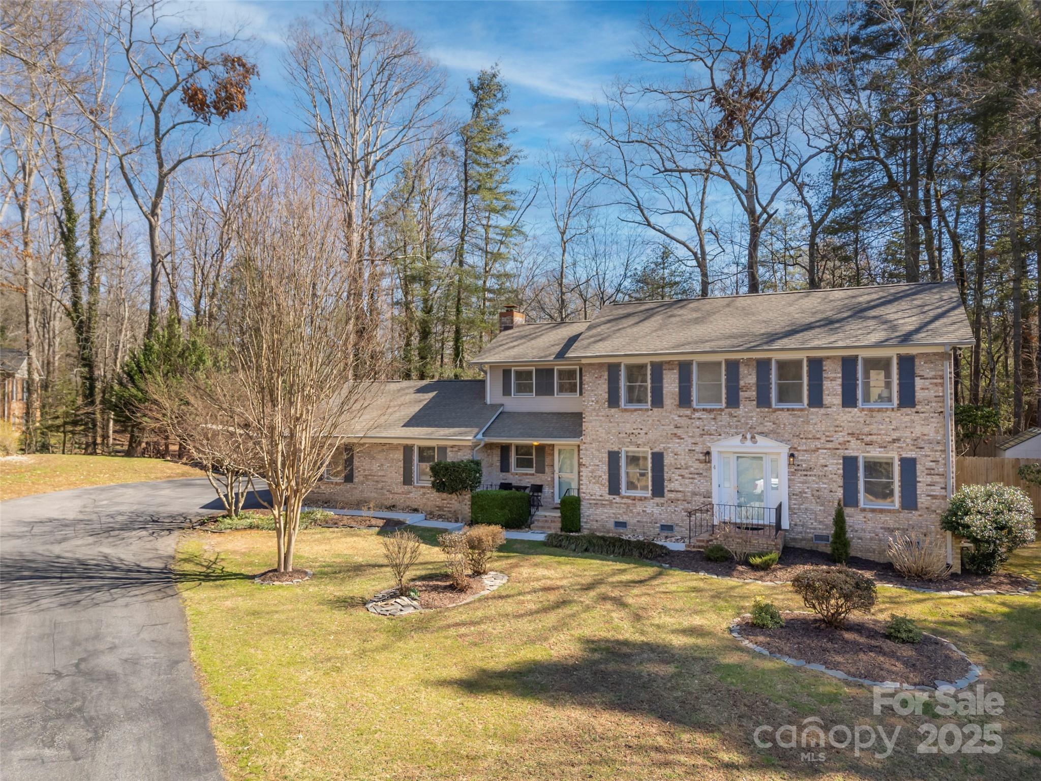 4 Bridle Path Court Property Photo