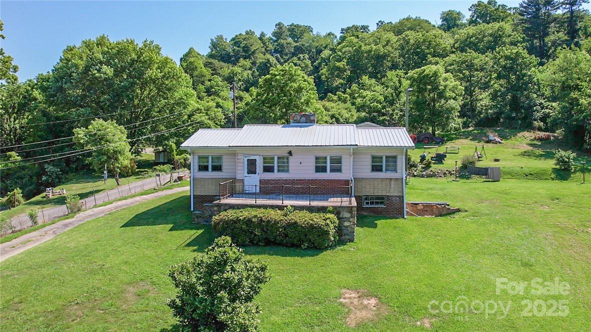 415 Weaverville Road Property Photo