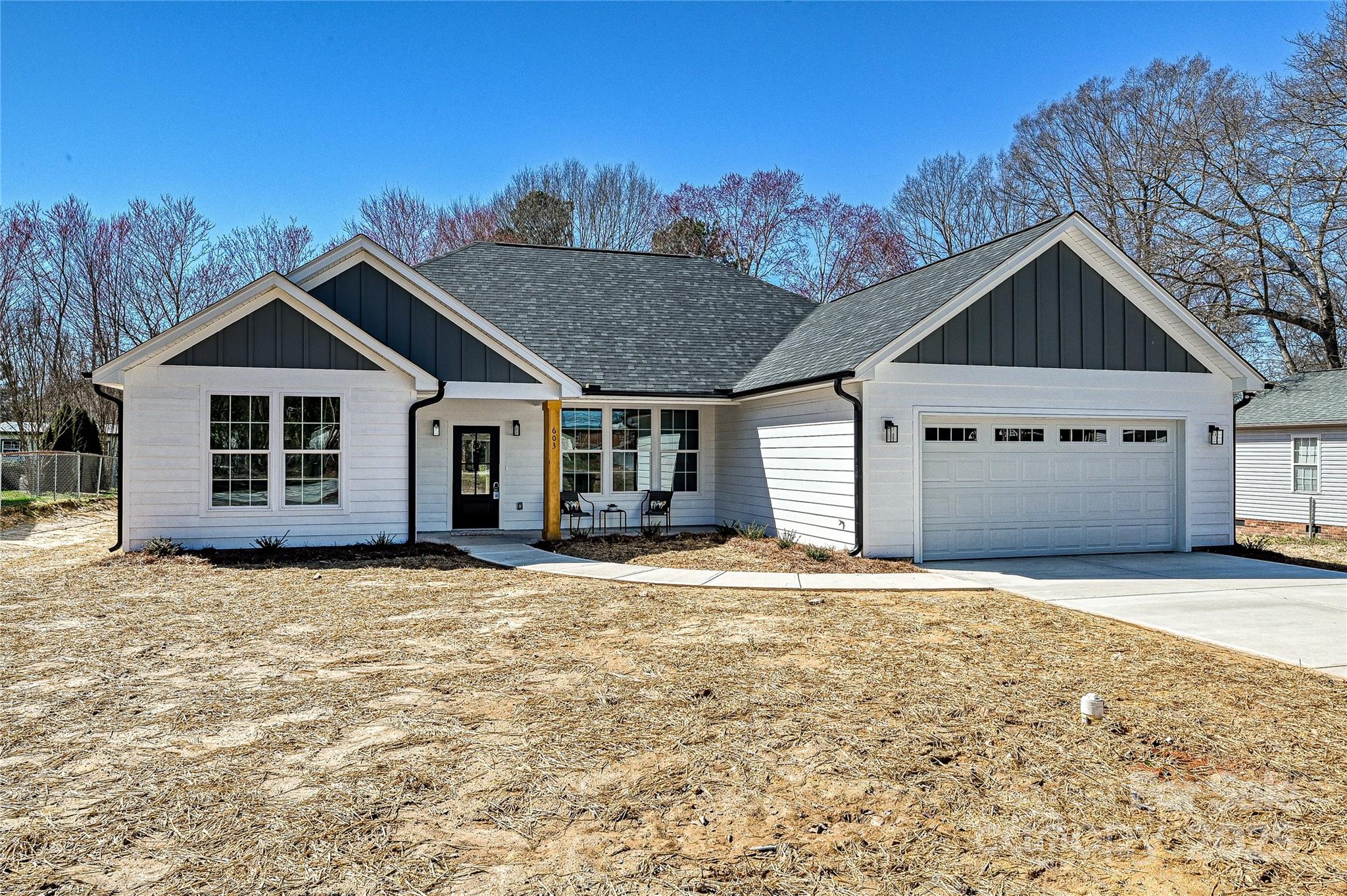 603 N Elm Street Property Photo