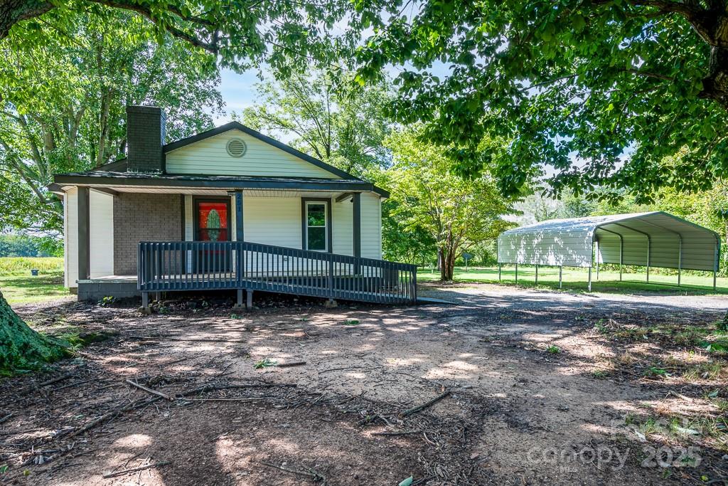117 S Oakwood Street Property Photo 5